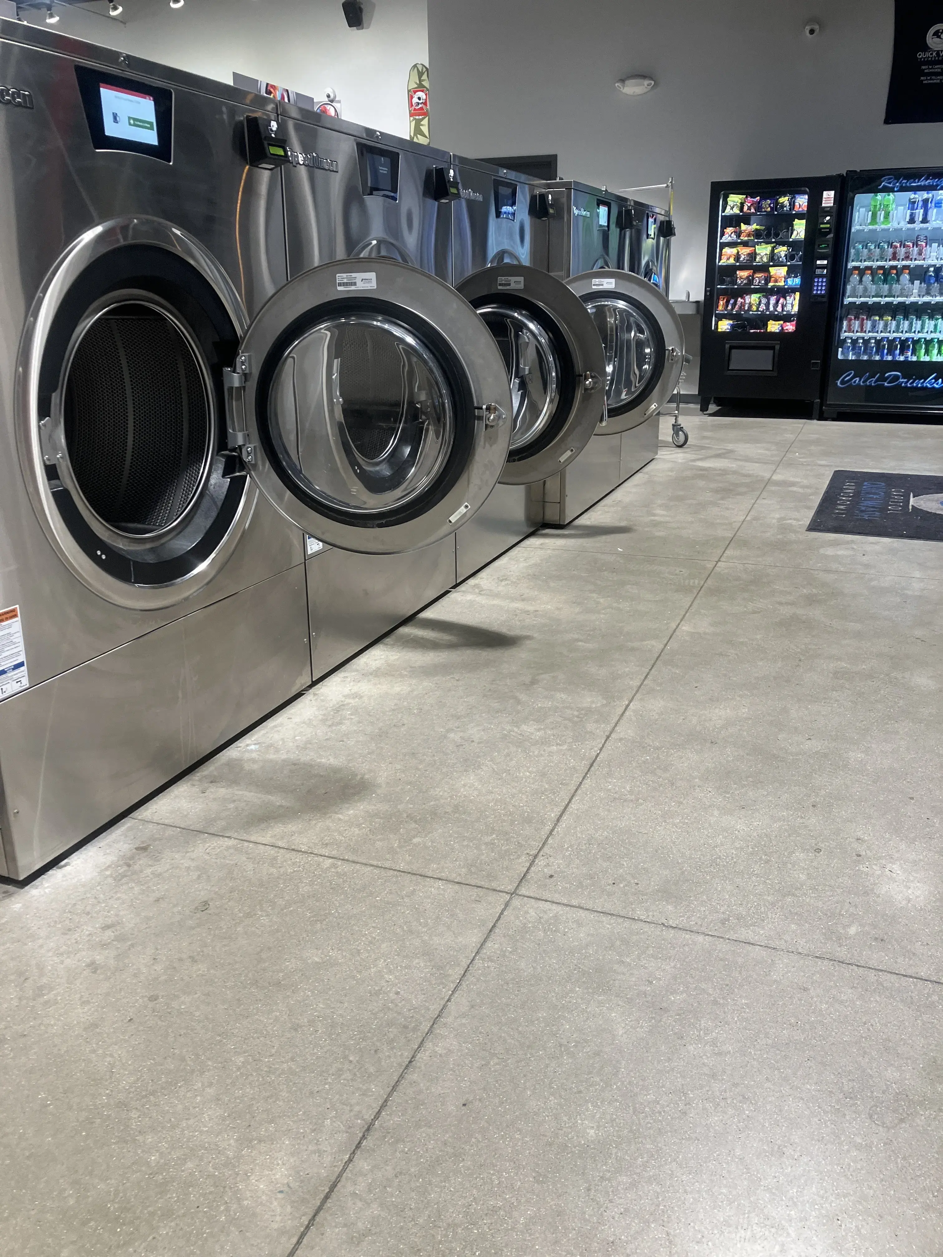 Quick Wash Laundromats on Villard - Image 17