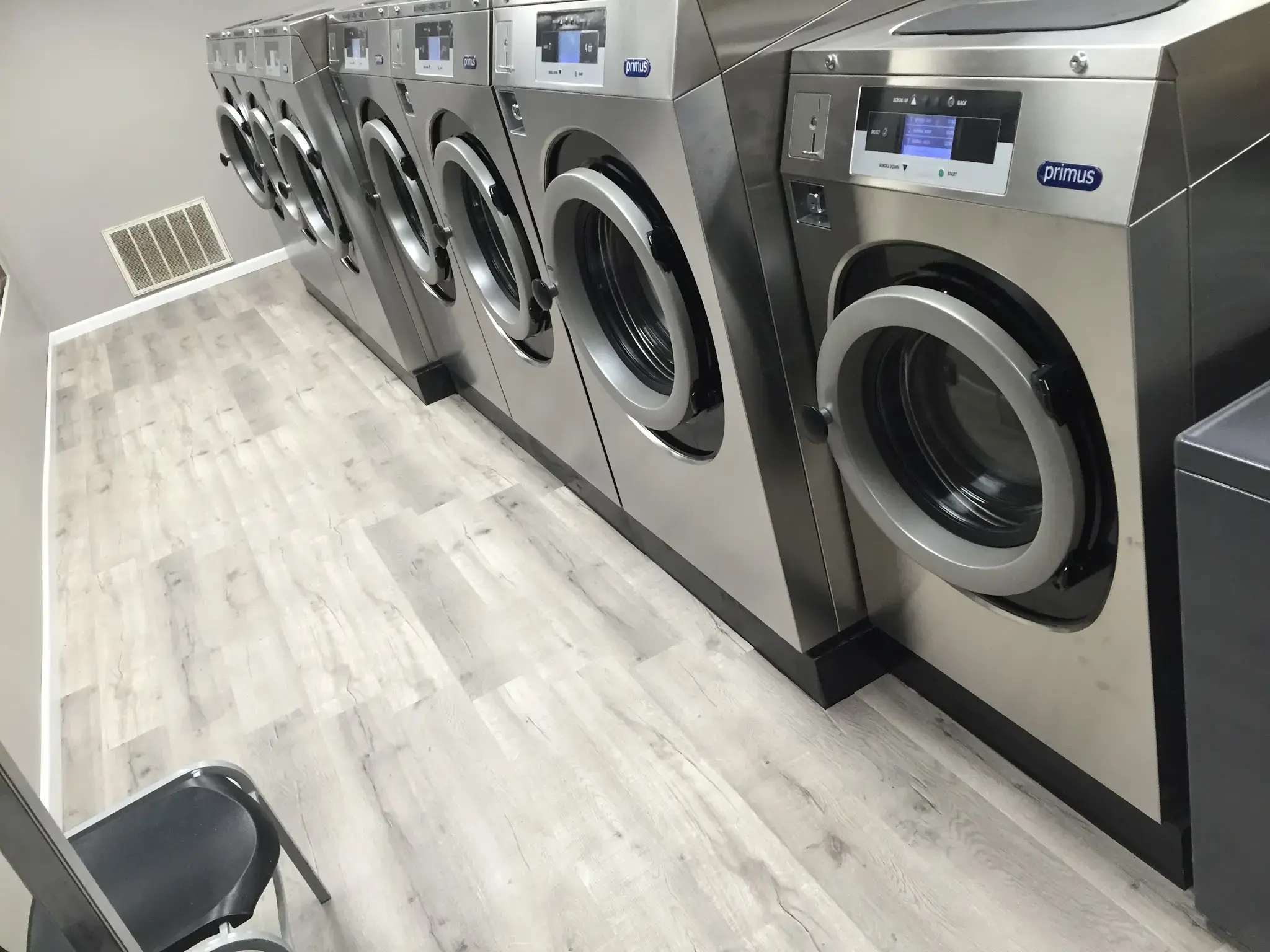 Quickclean Laundromat - Image 13
