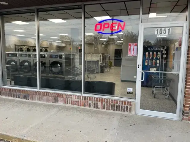 QuickSpin Laundromat thumbnail 6