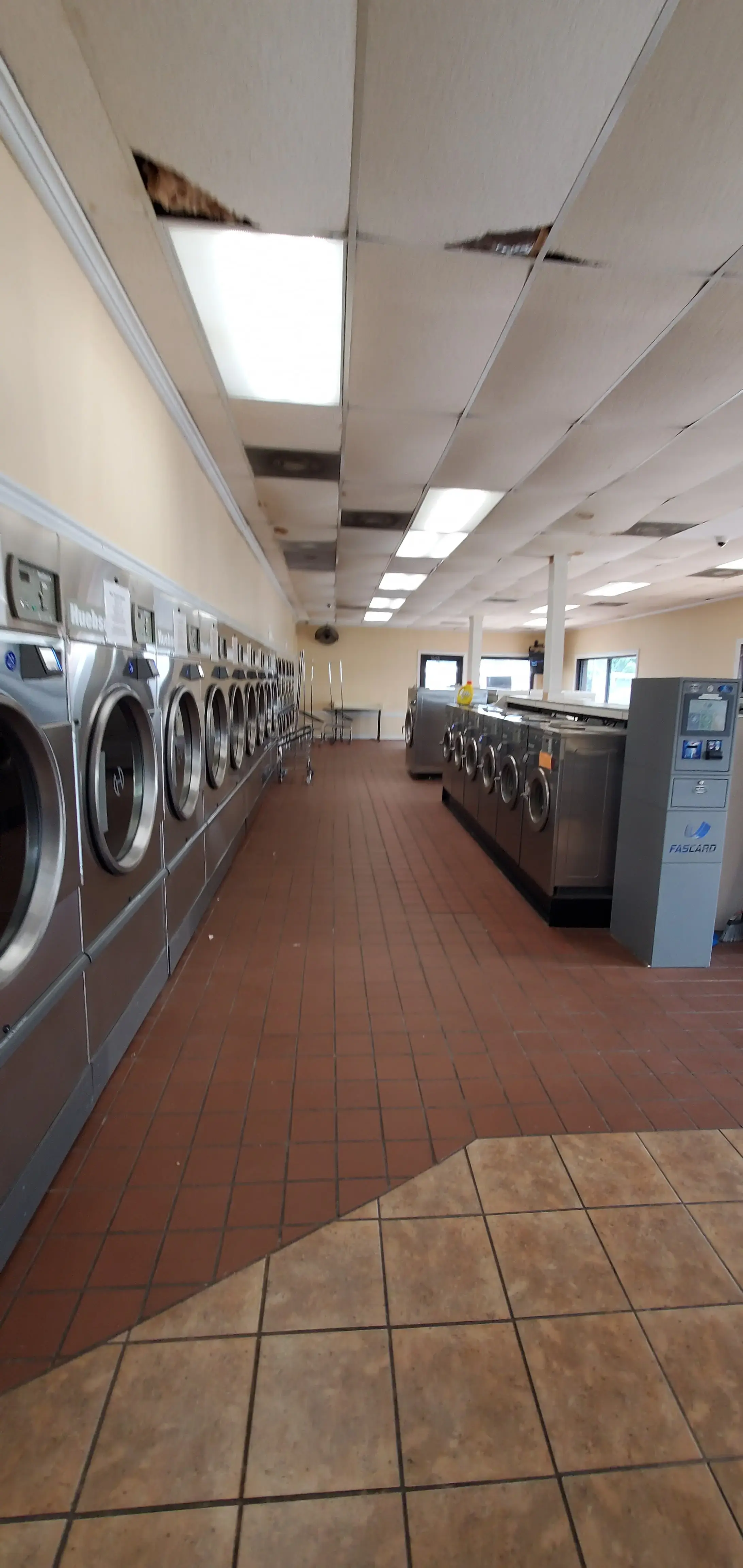 Quickwash Coin Laundry thumbnail 8