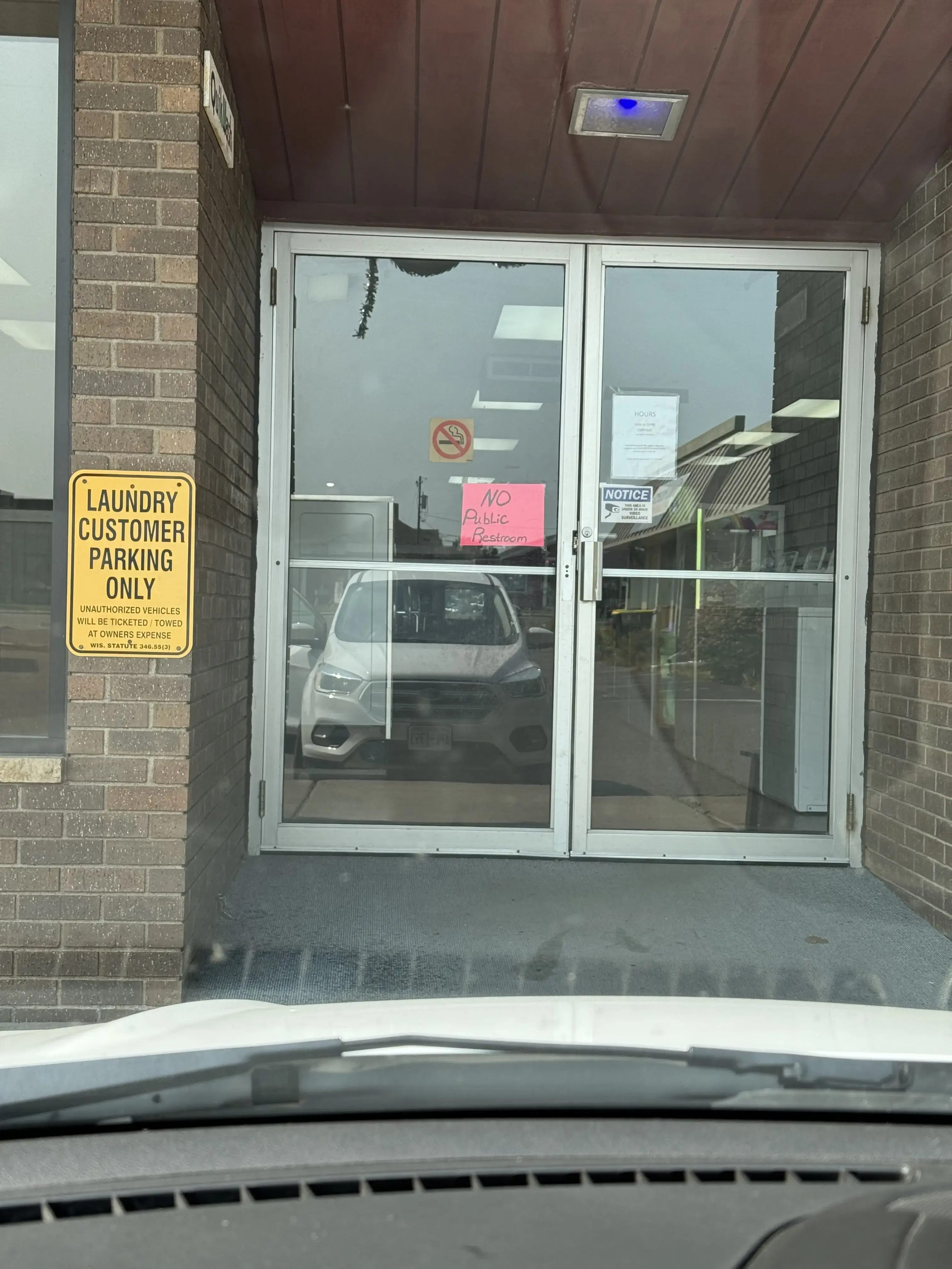 Quik Wash Laundromat - Image 16