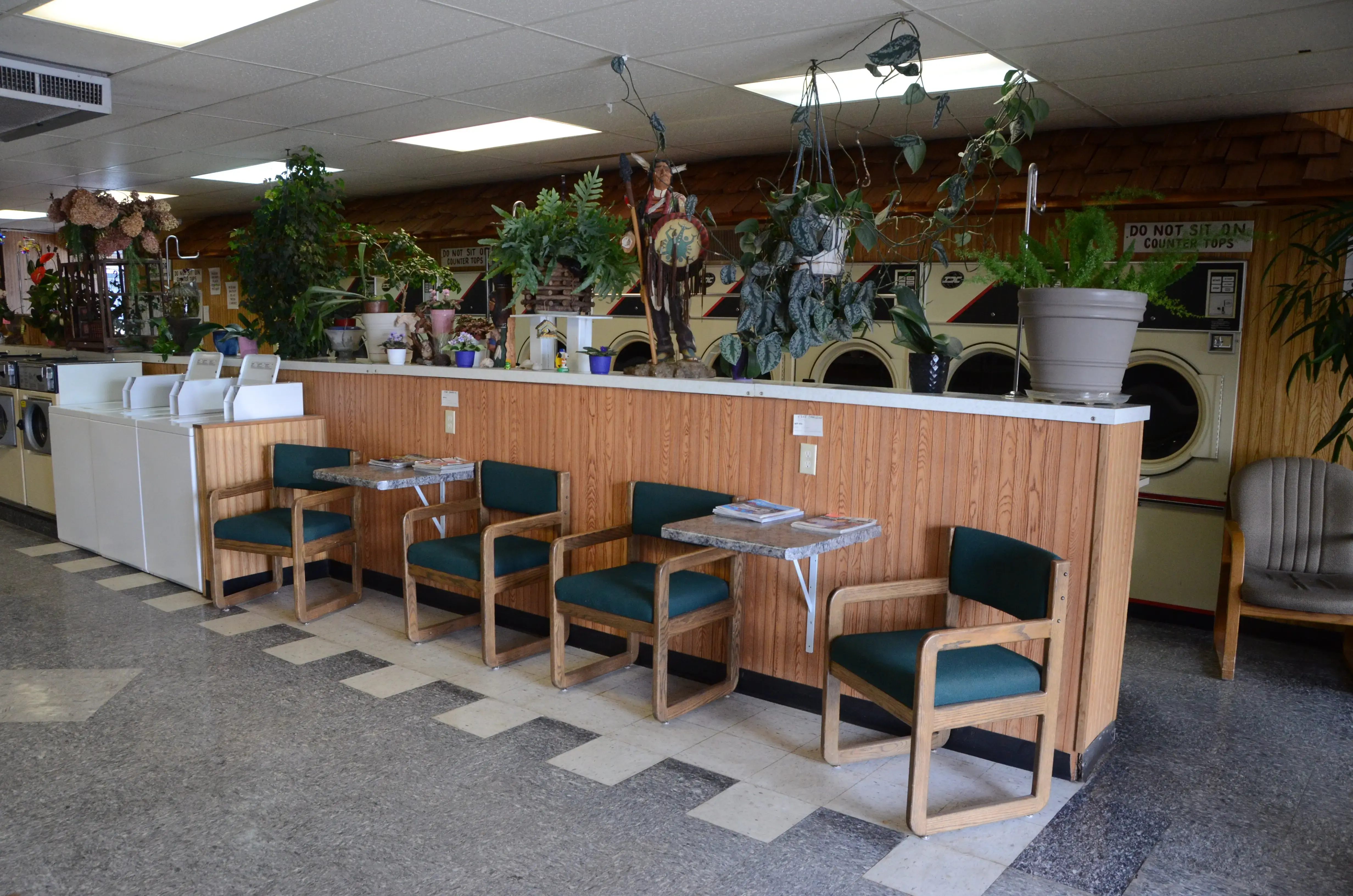 Quik Wash Laundromat - Image 5