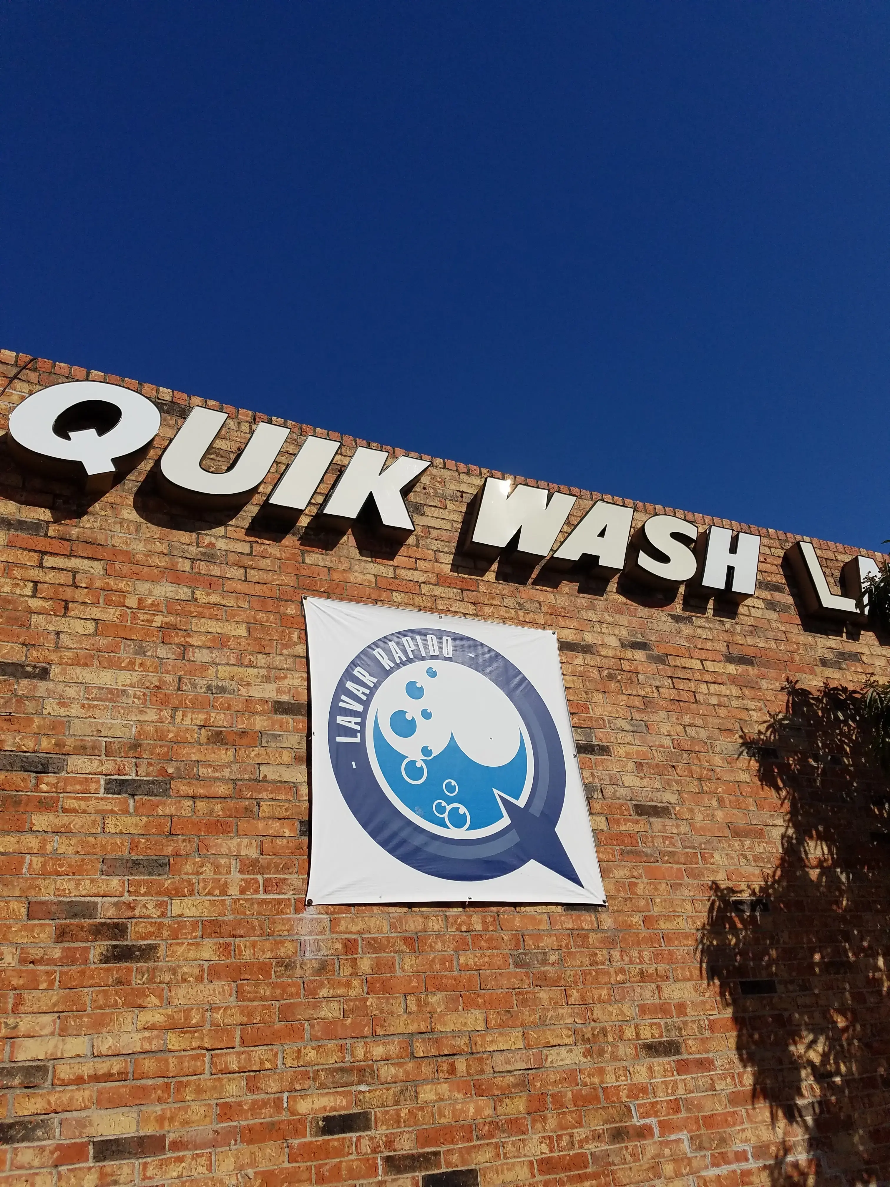 Quik Wash Laundry thumbnail 20