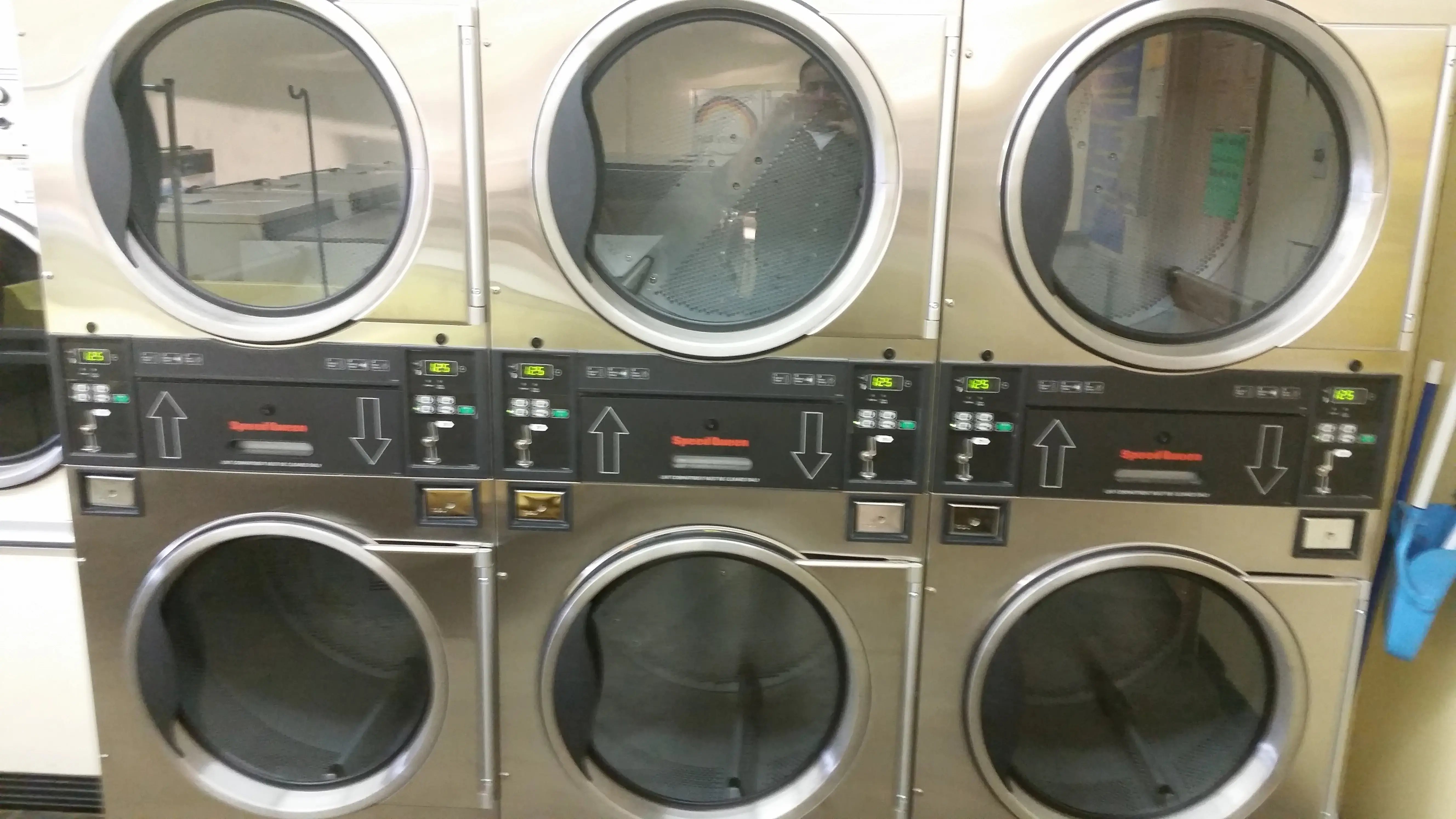 Quik Wash Laundry thumbnail 10
