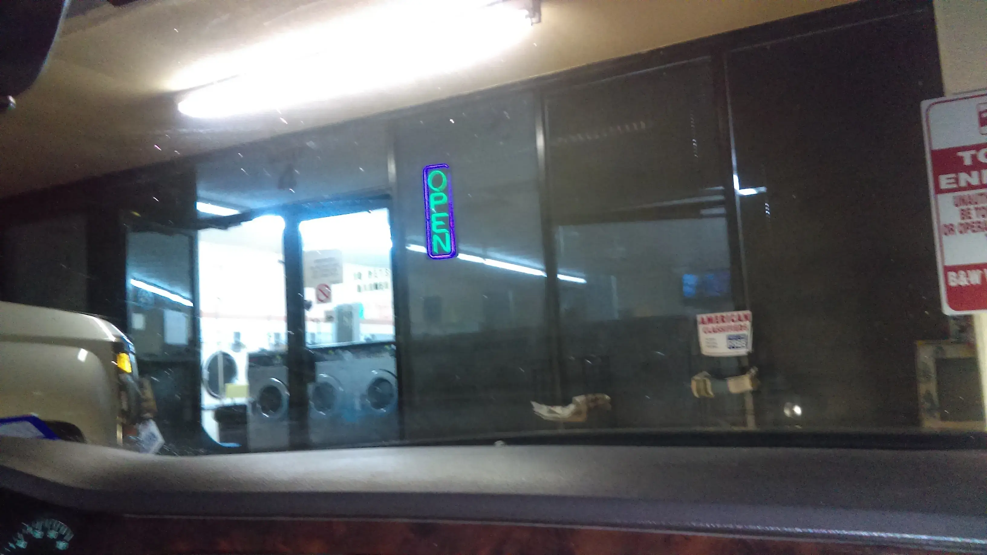 Quik Wash Laundry - Image 5