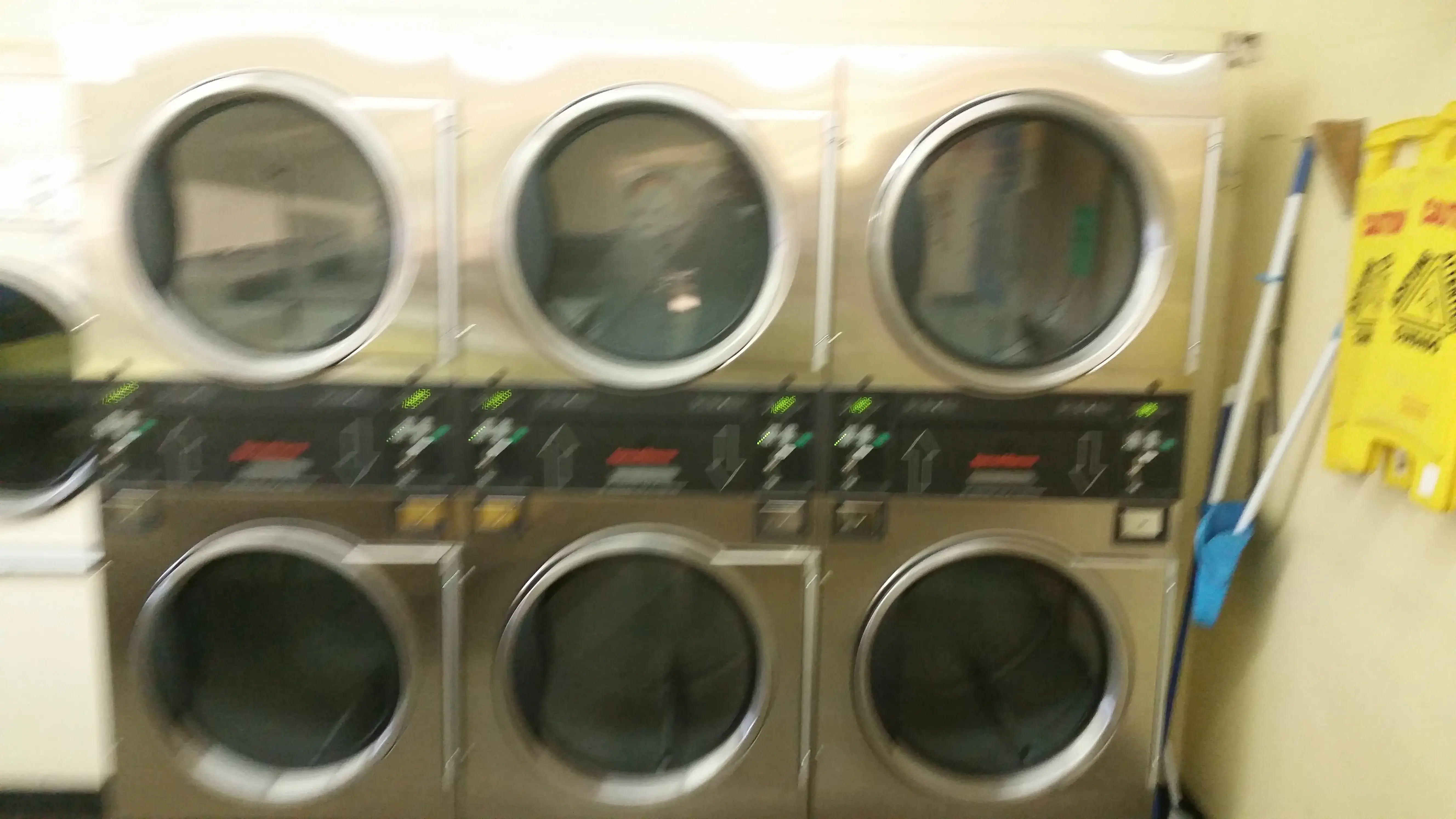 Quik Wash Laundry thumbnail 4
