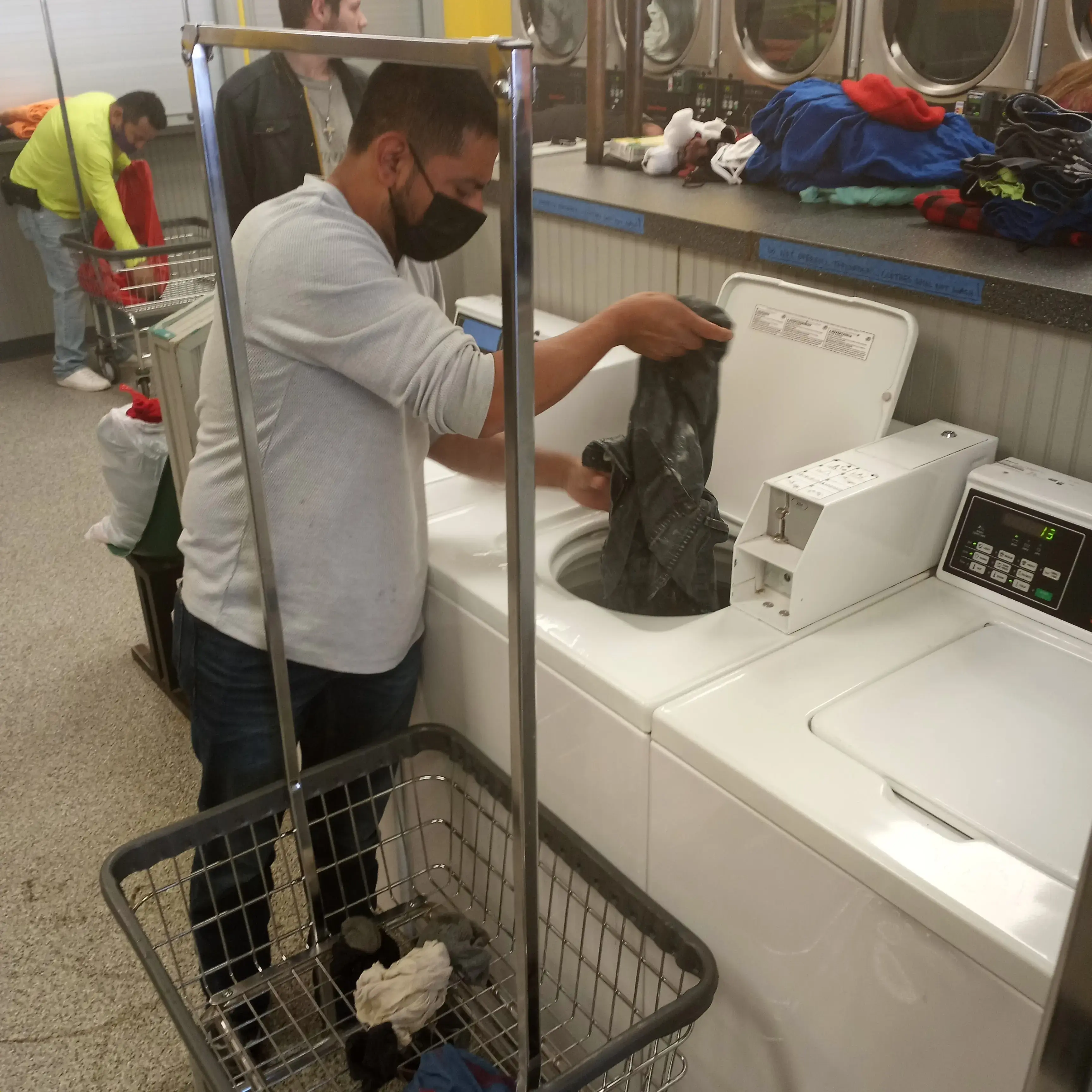 Quik Wash Laundry - Image 12