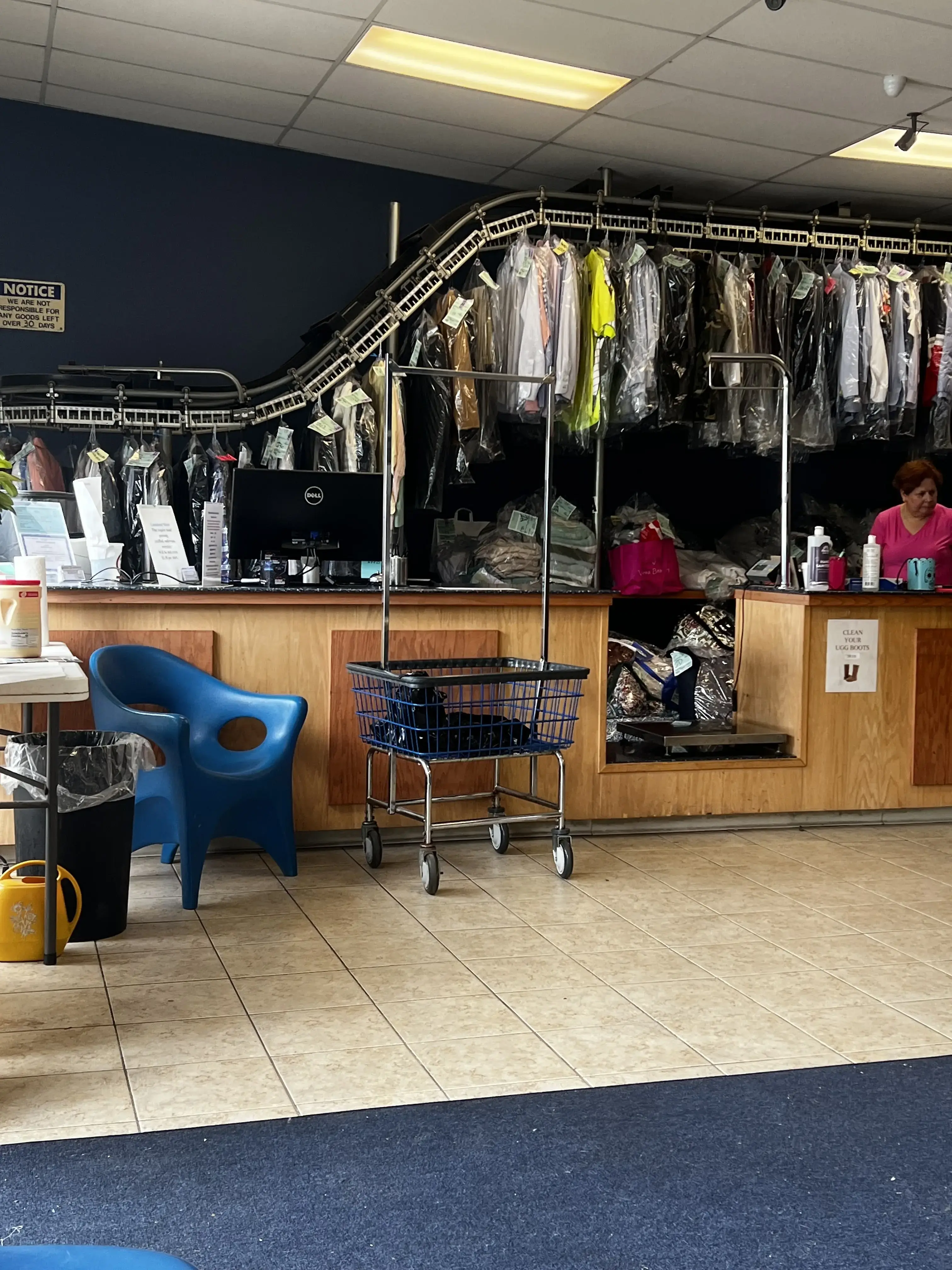 Qwik Wash Laundromat - Image 6