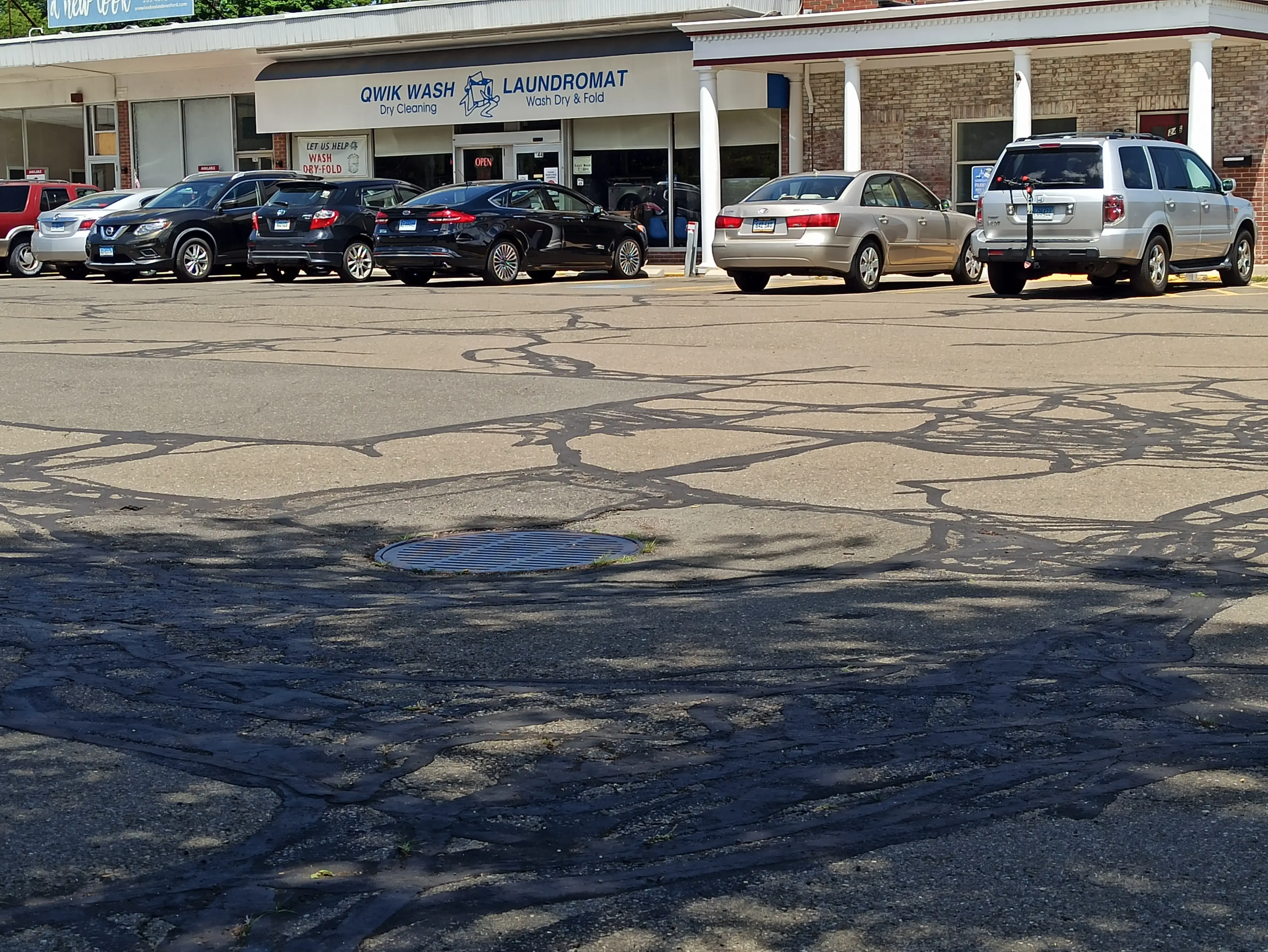 Qwik Wash Laundromat thumbnail 11