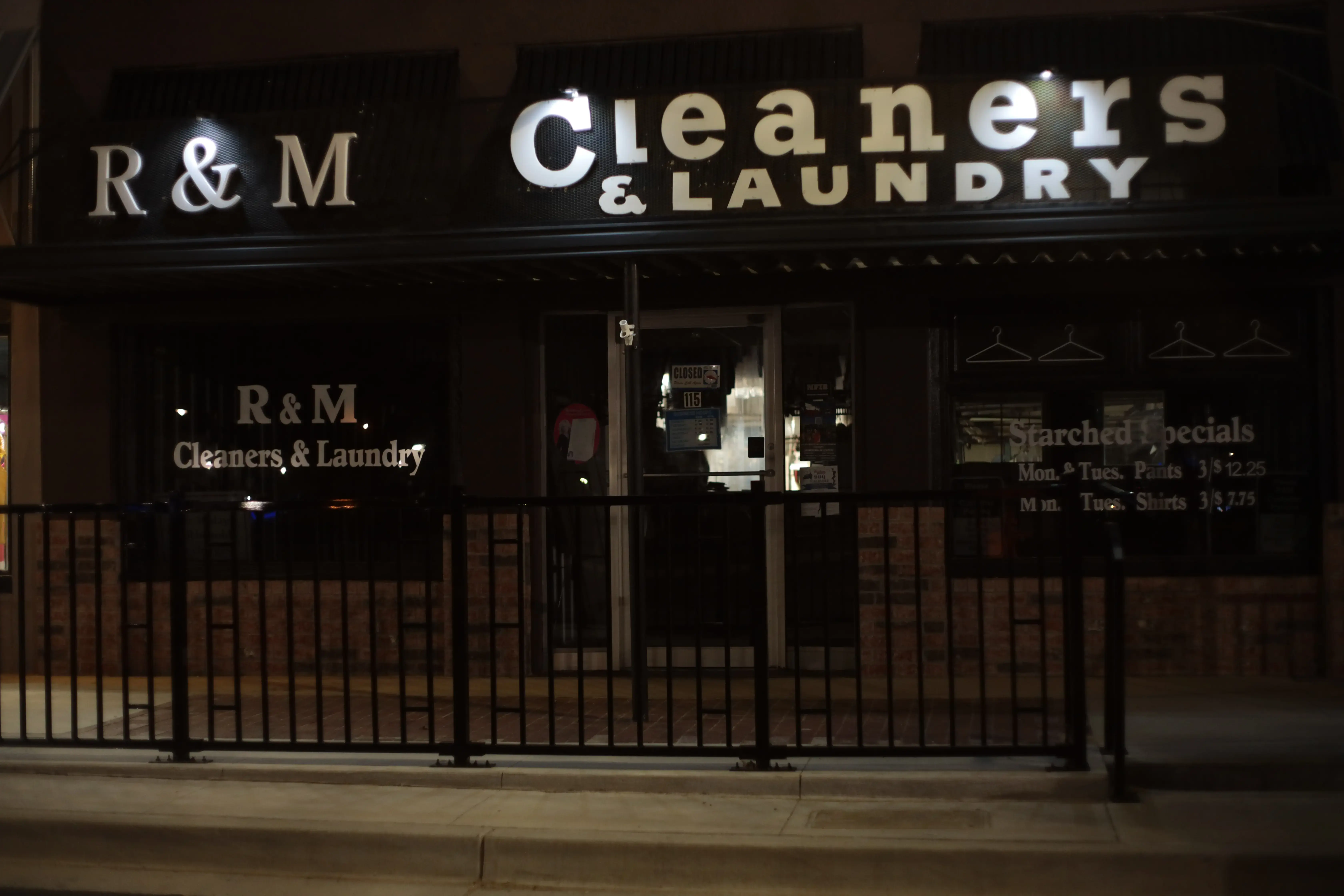 R & M Cleaners & Laundry - Image 5