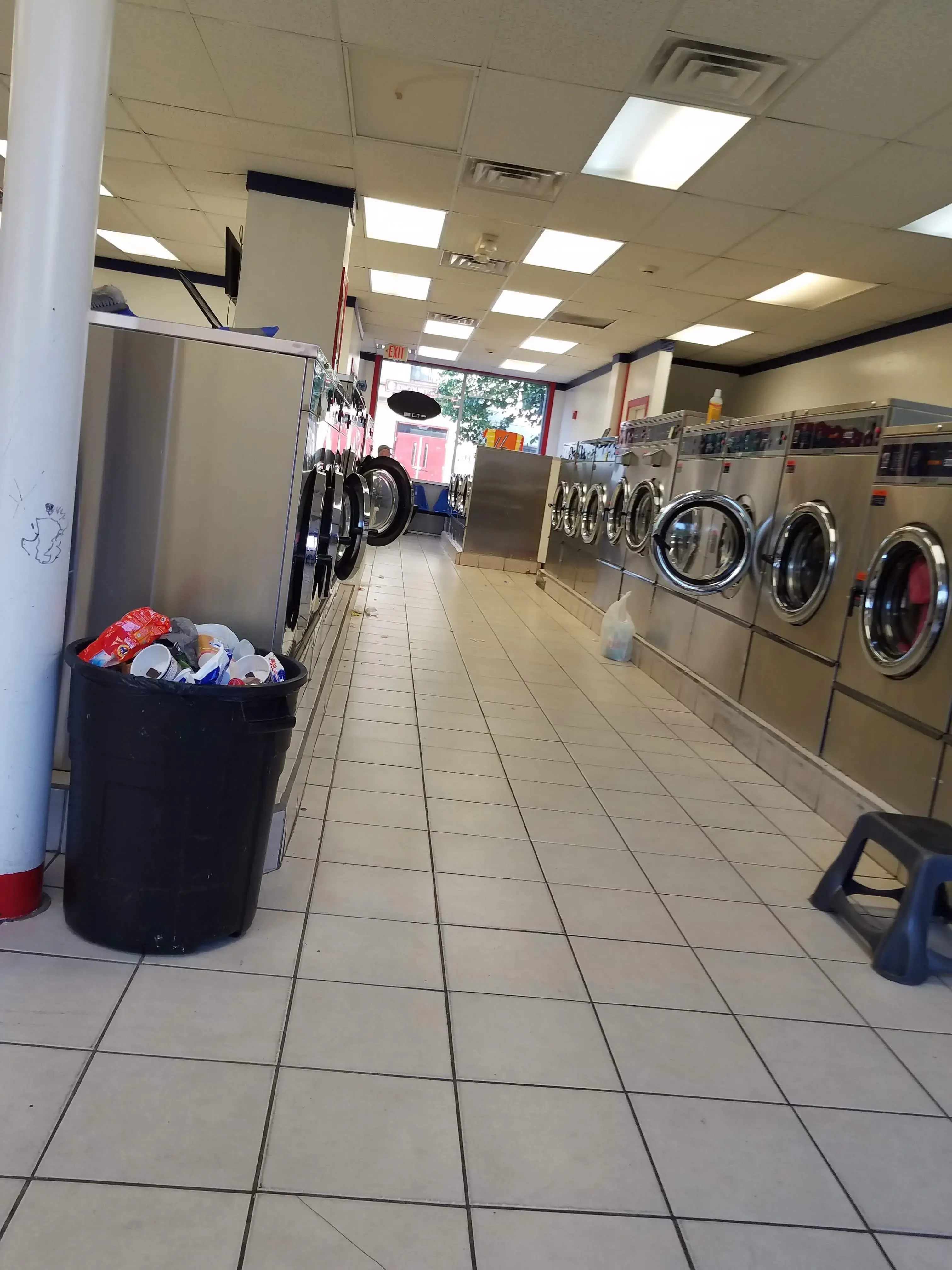 R & R Laundromat - Image 2