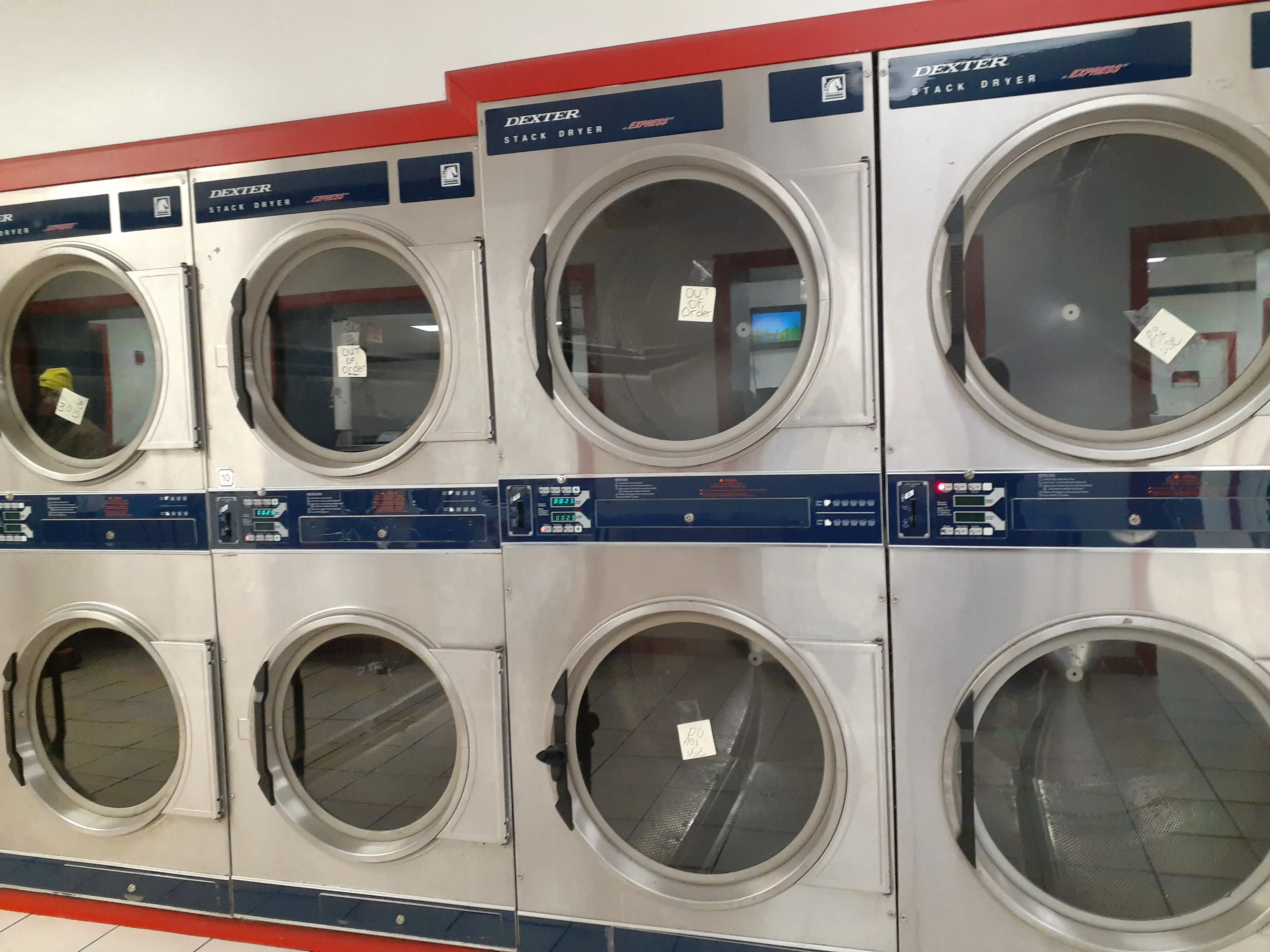 R & R Laundromat thumbnail 5