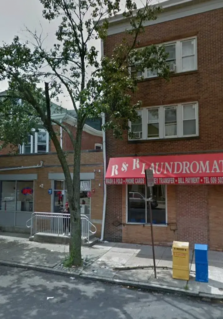 R & R Laundromat thumbnail 3