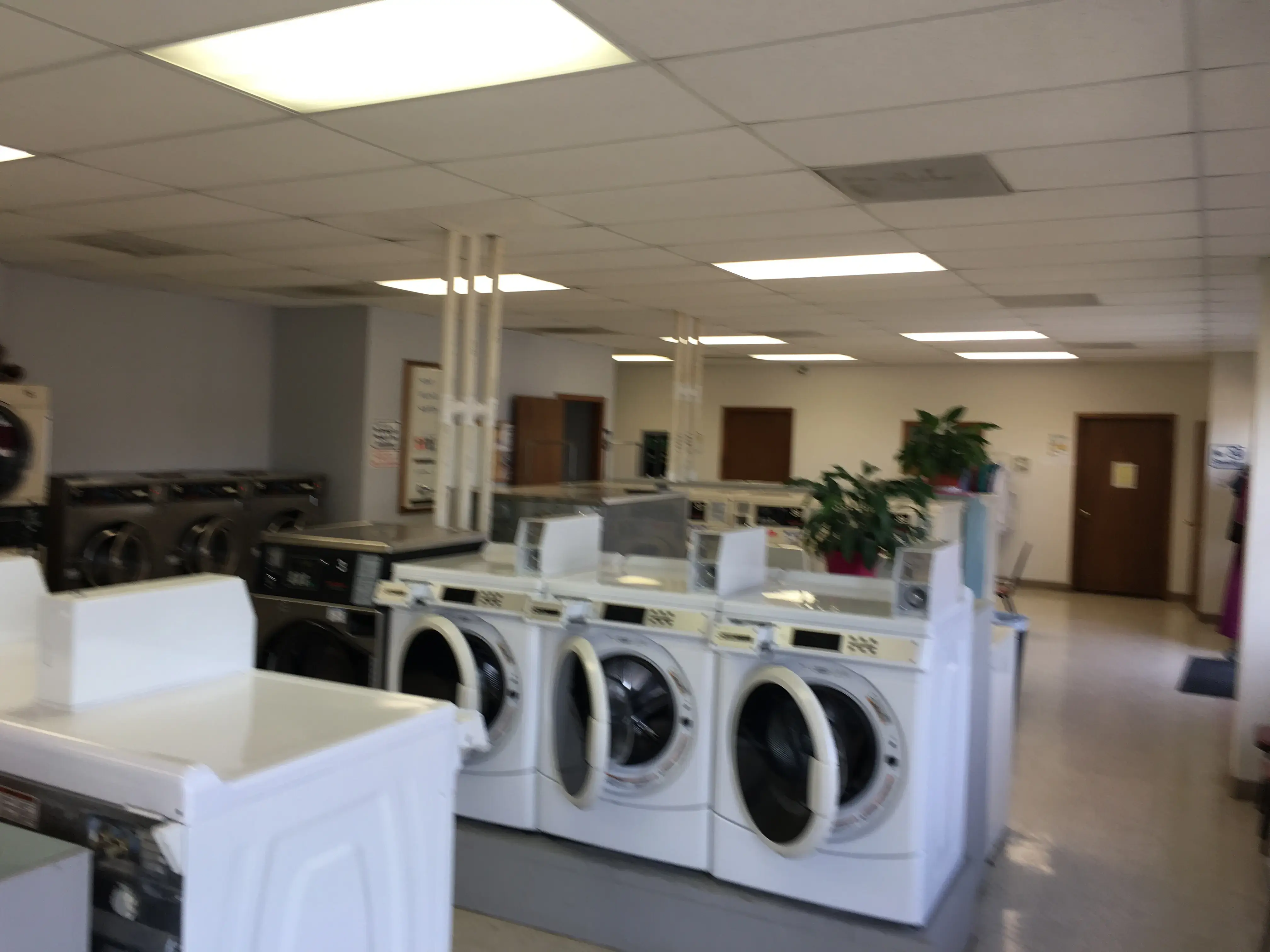 R & S Mini Storage & Laundromat thumbnail 4