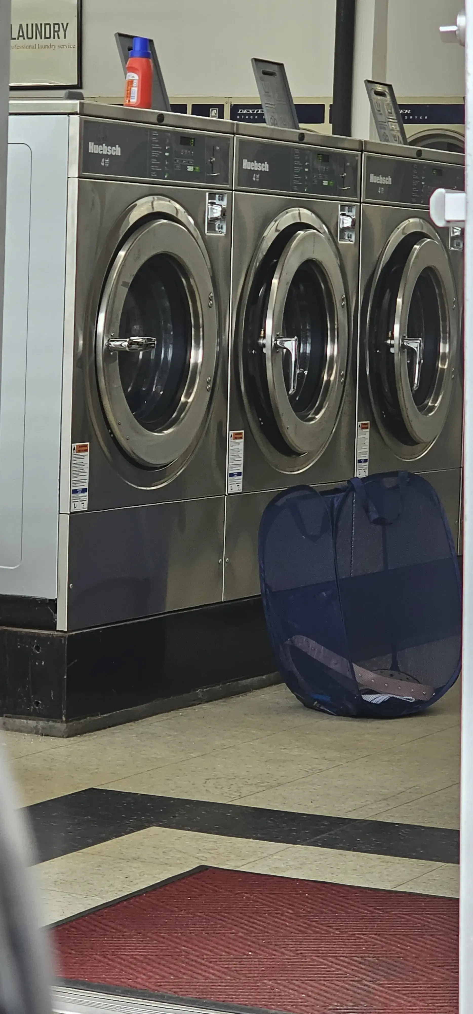 R7 Laundry thumbnail 8