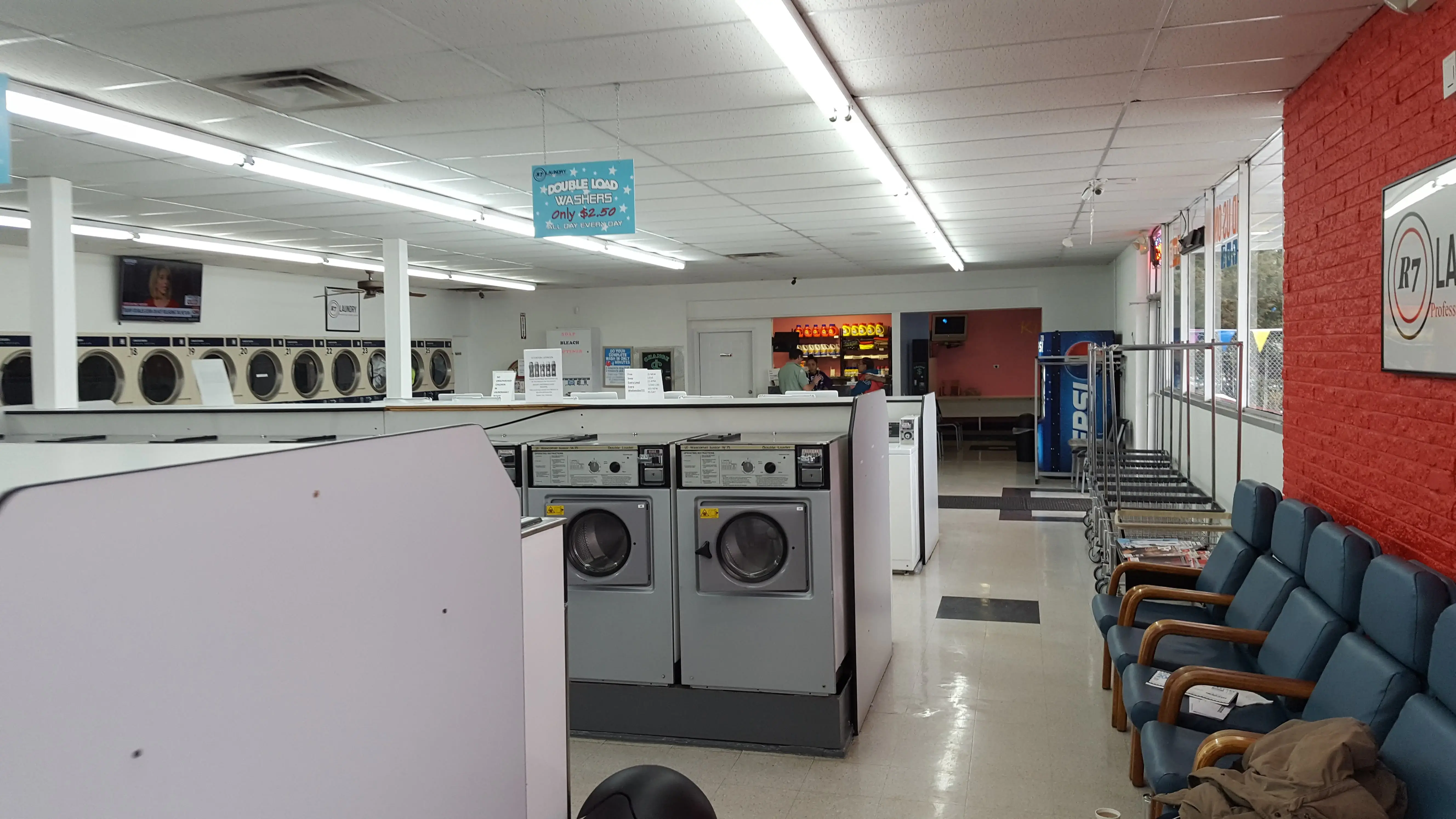 R7 Laundry thumbnail 17