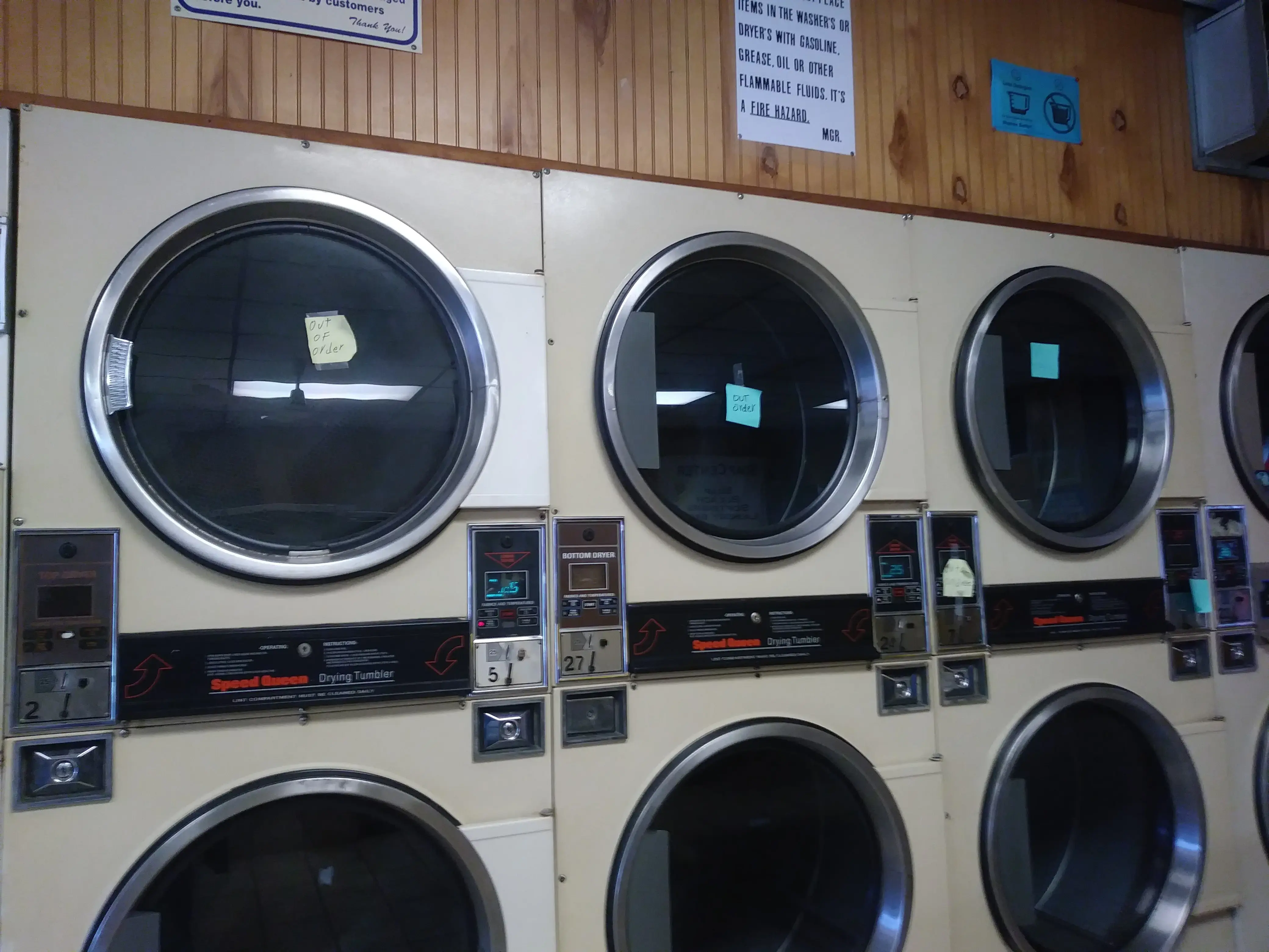 Race City Laundromart - Image 5