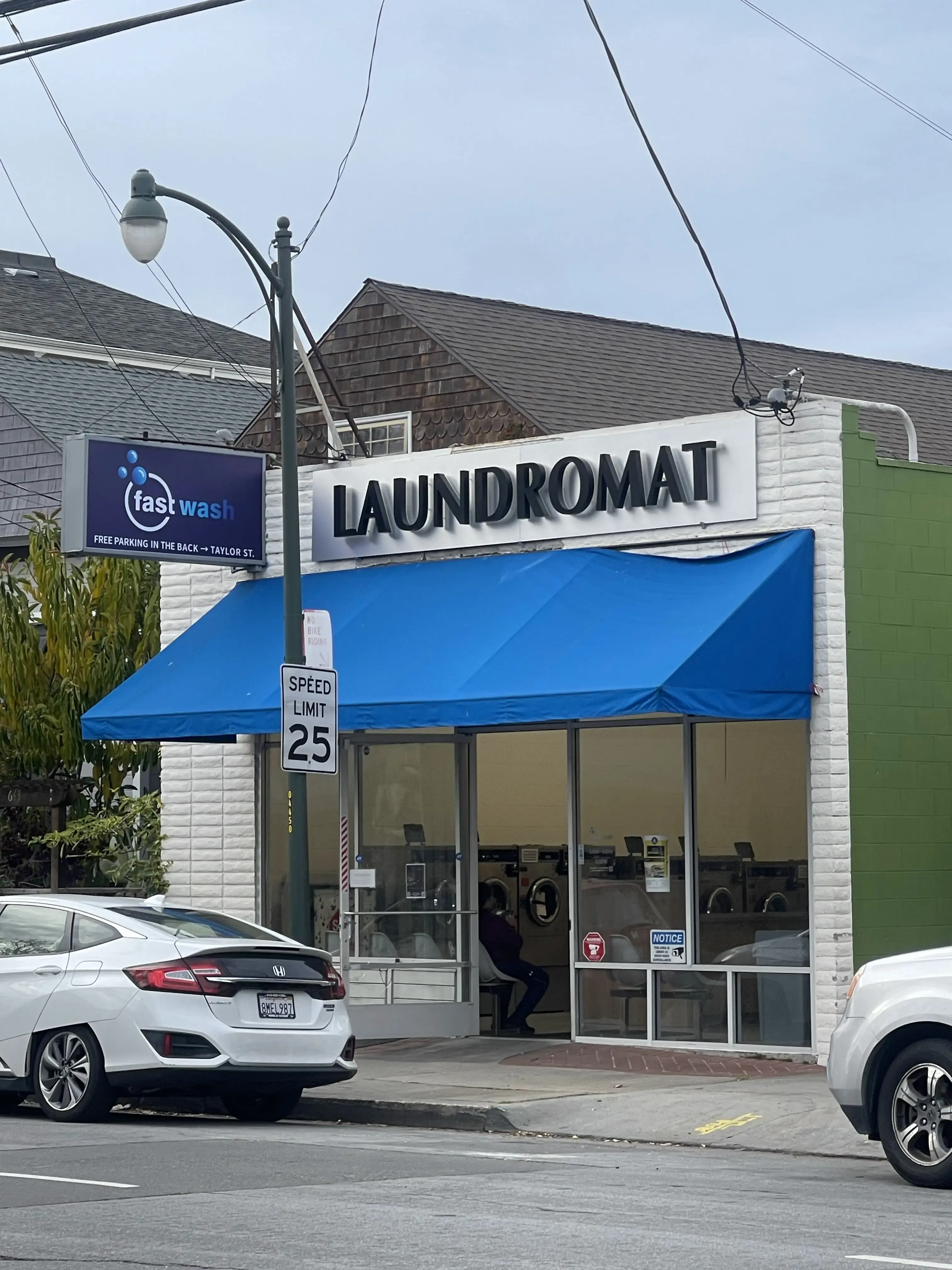 RAG's Coin Laundry - Image 3