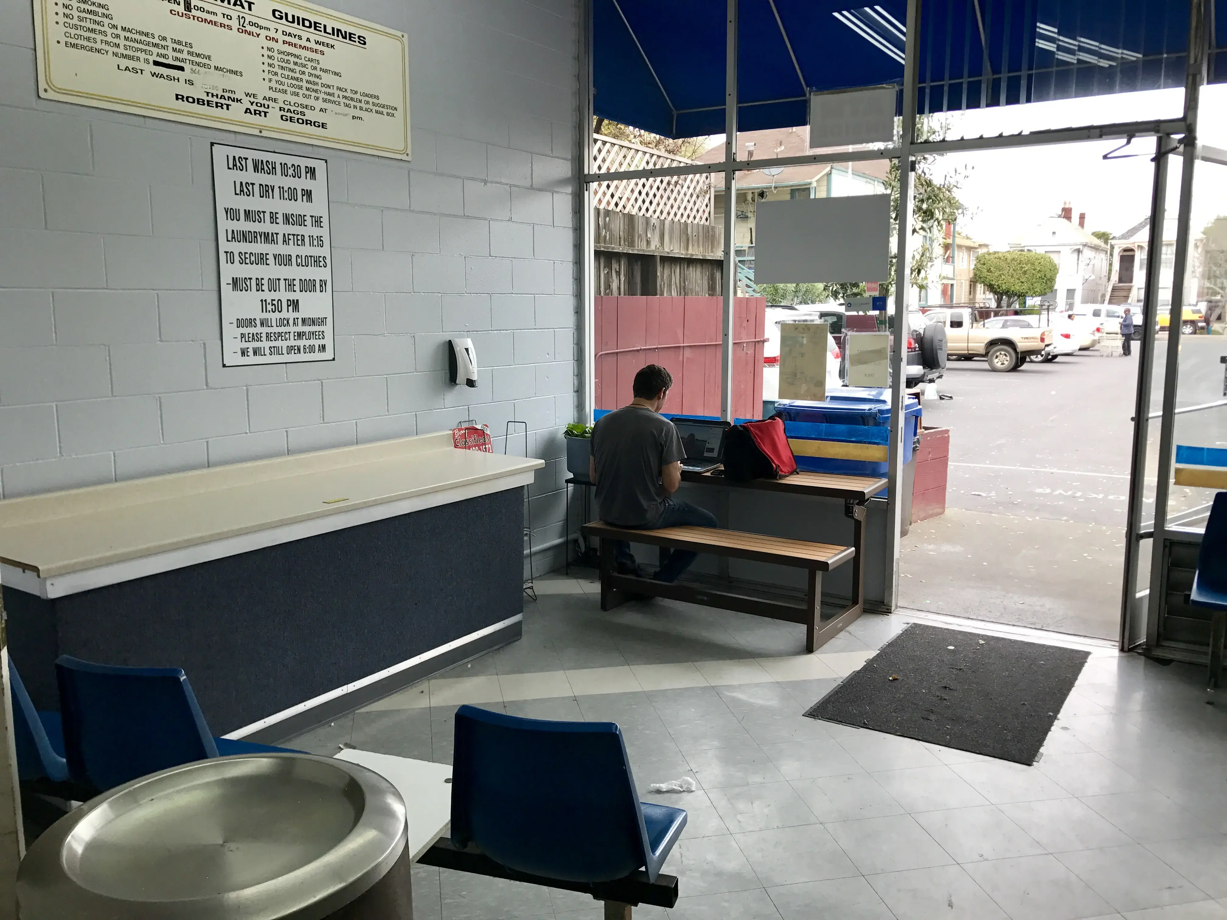 RAG's Coin Laundry thumbnail 8