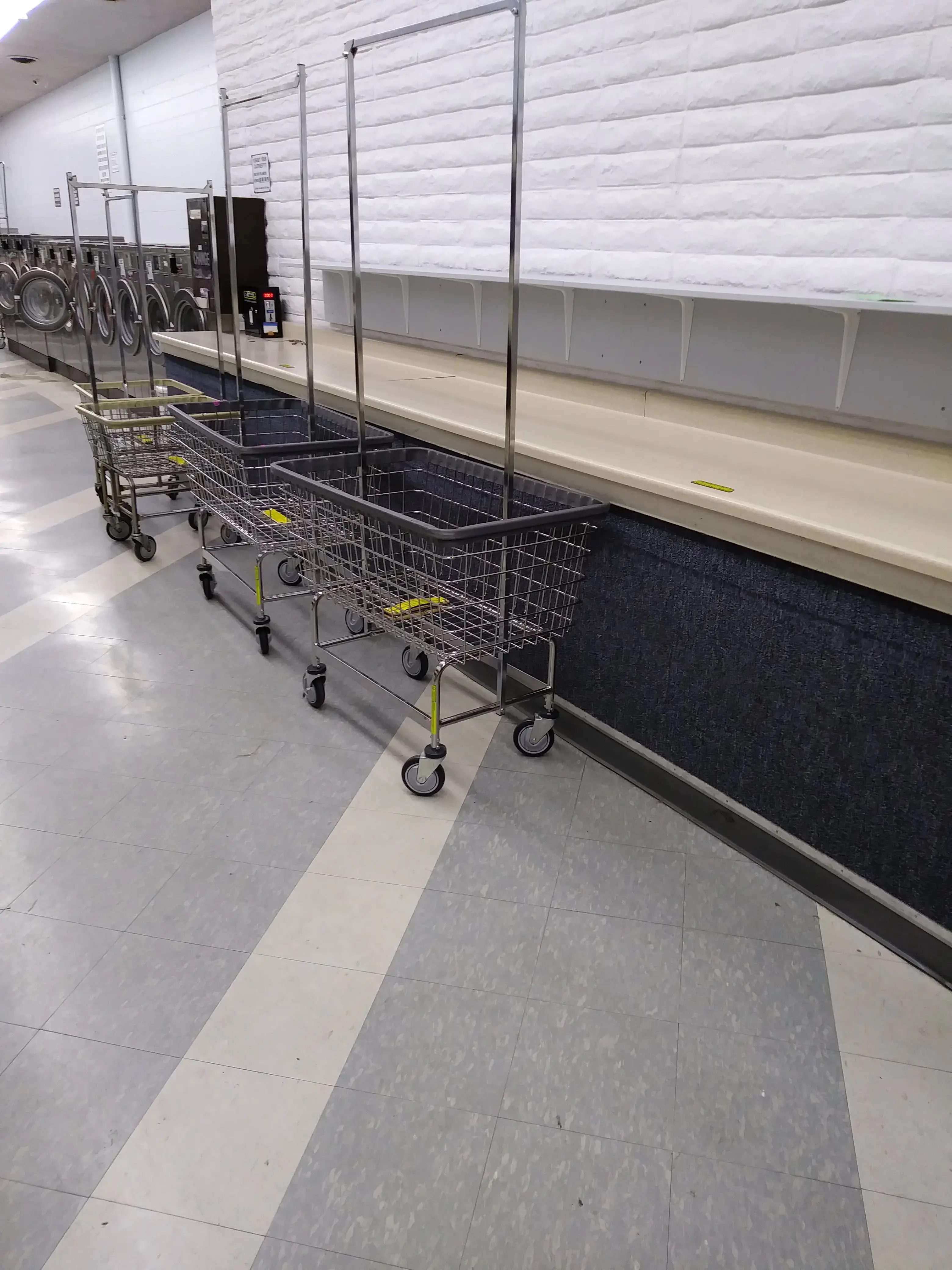 RAG's Coin Laundry - Image 7