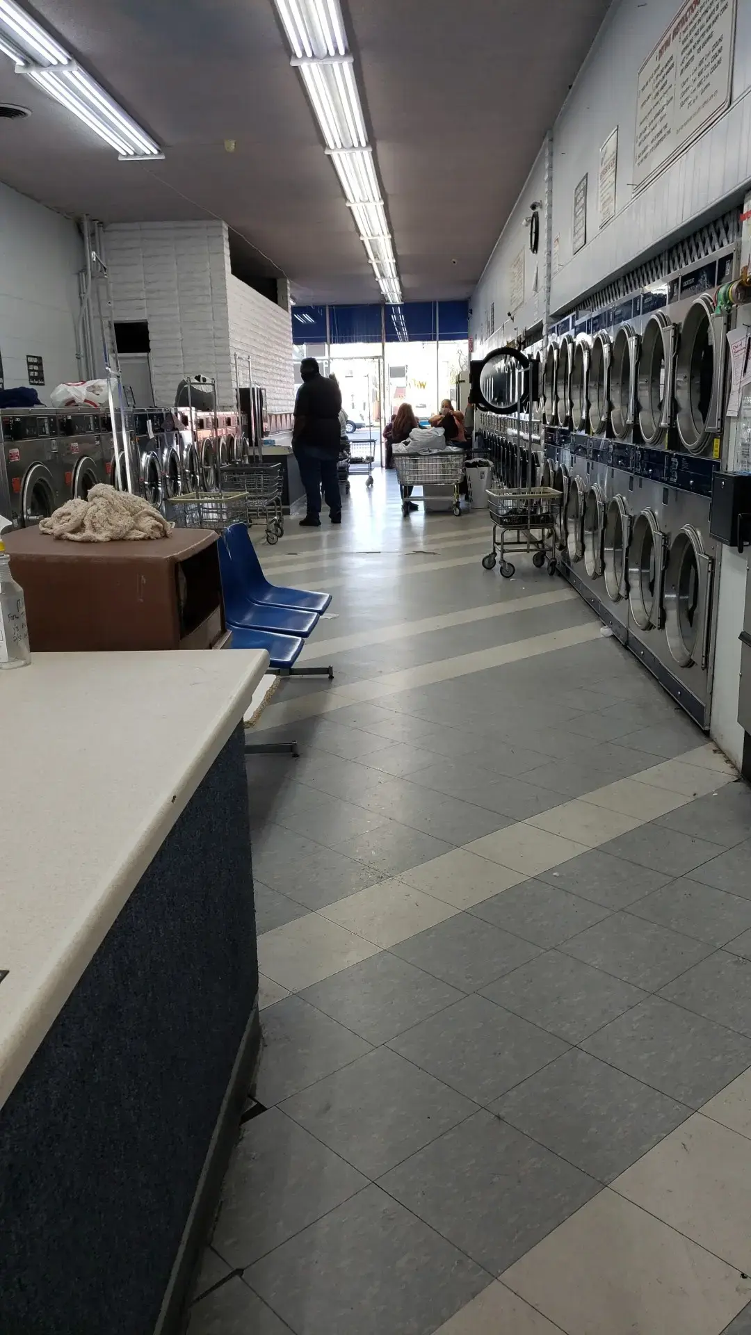 RAG's Coin Laundry - Image 16