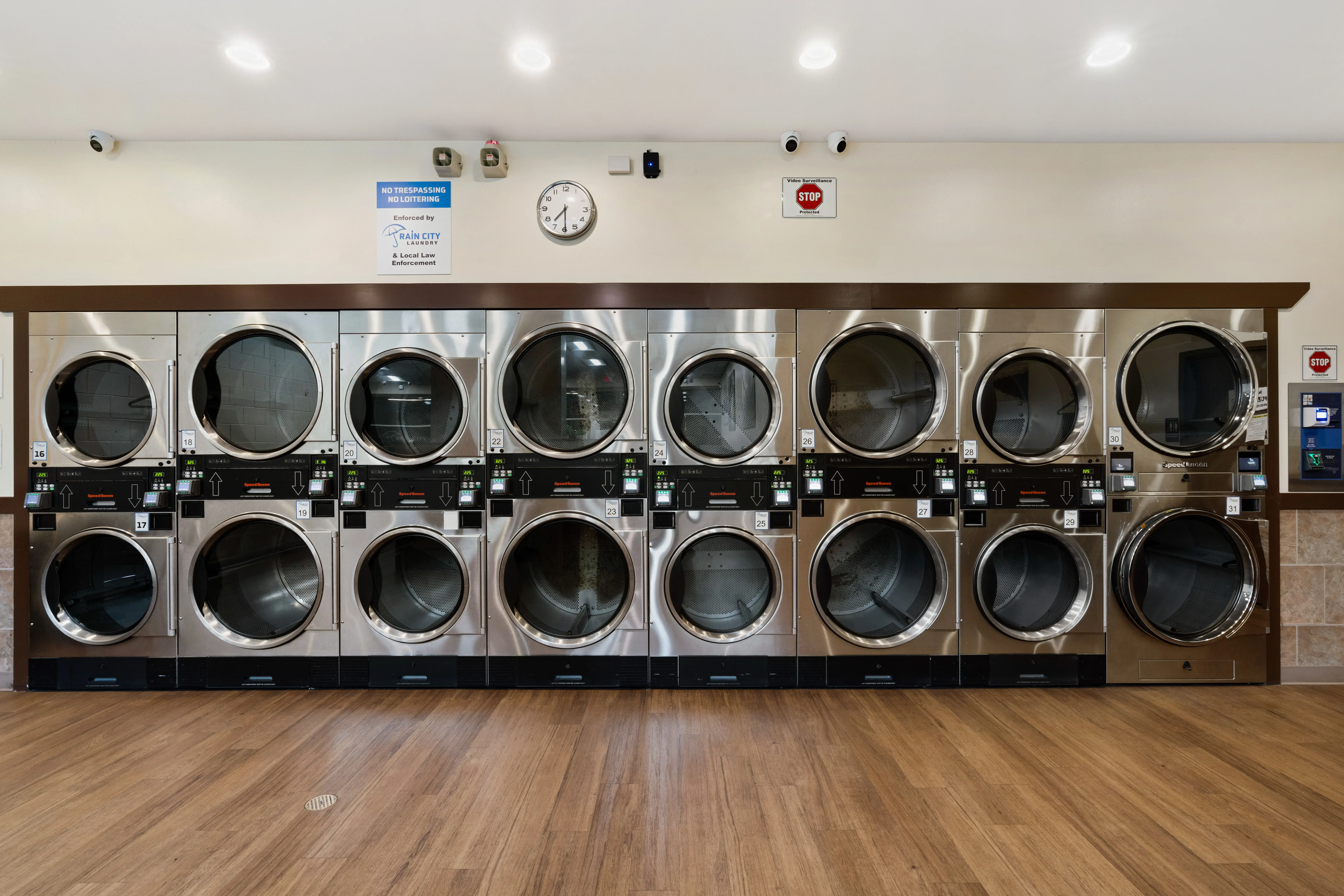 Rain City Laundry - Image 10