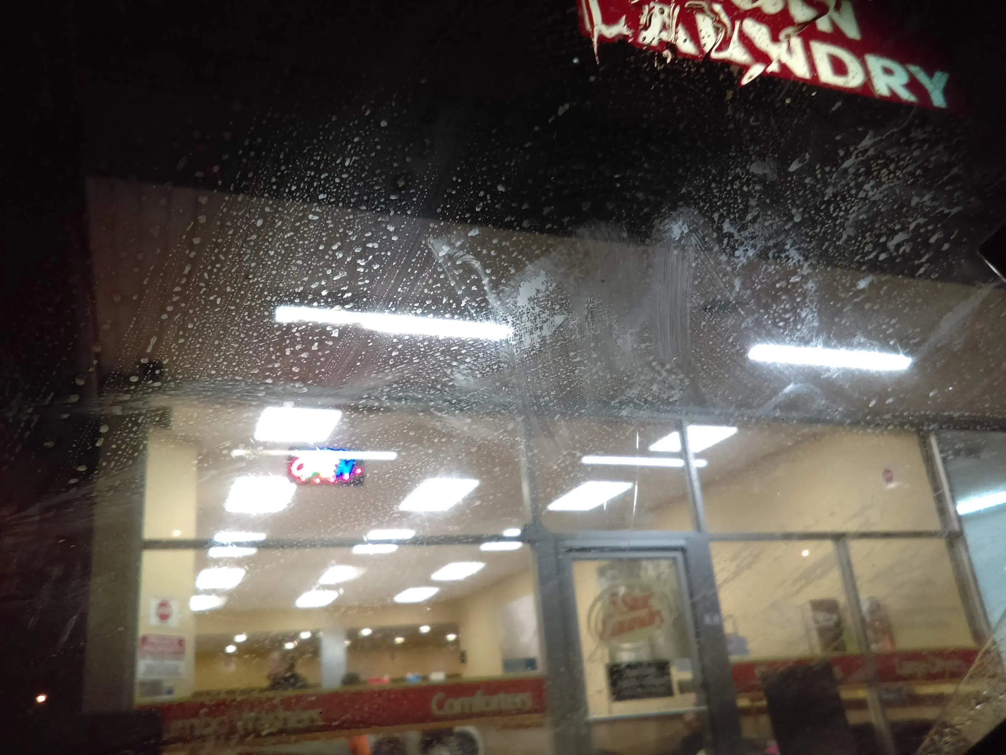 Rain City Laundry - Image 13