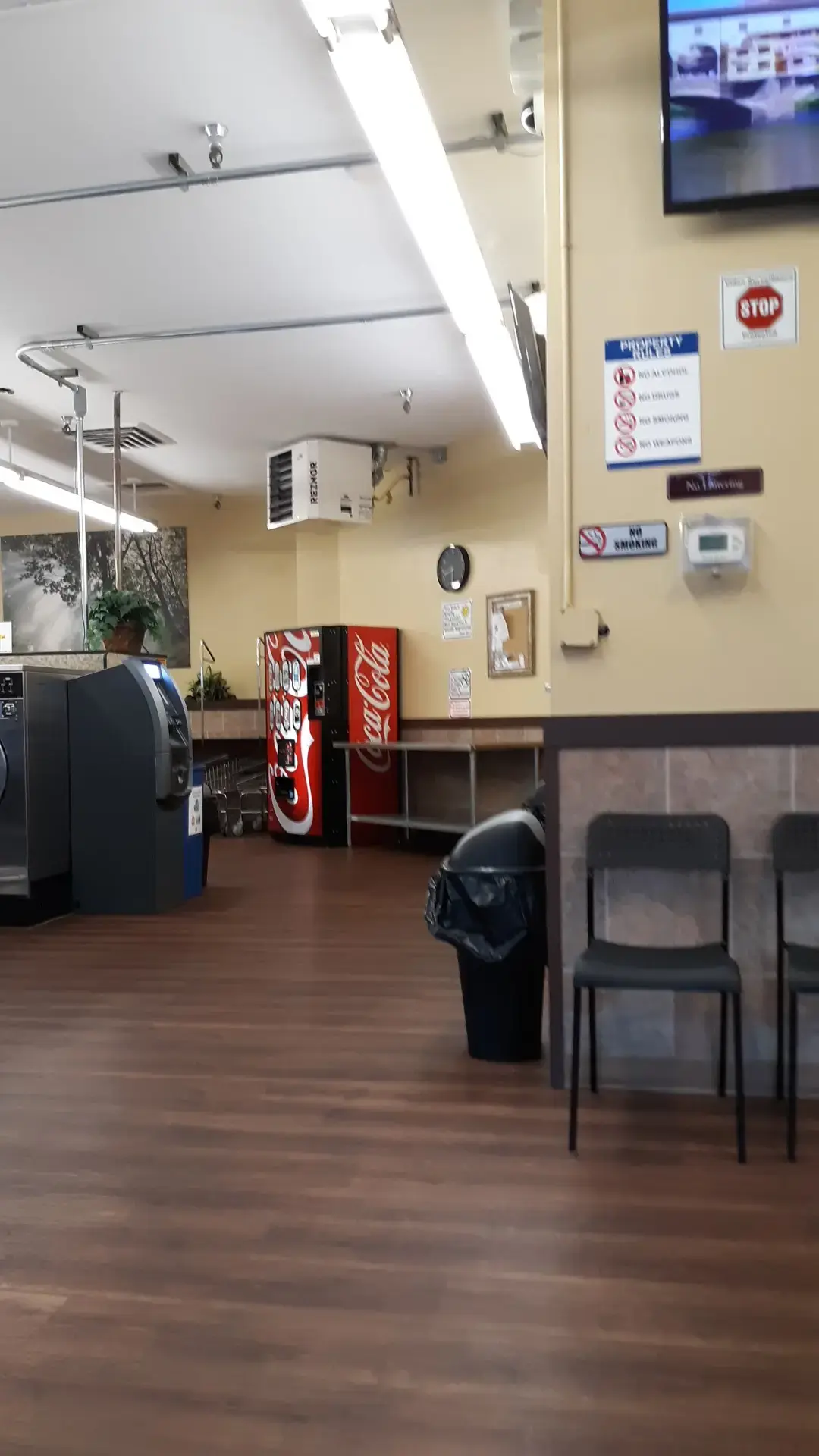 Rain City Laundry - Image 14