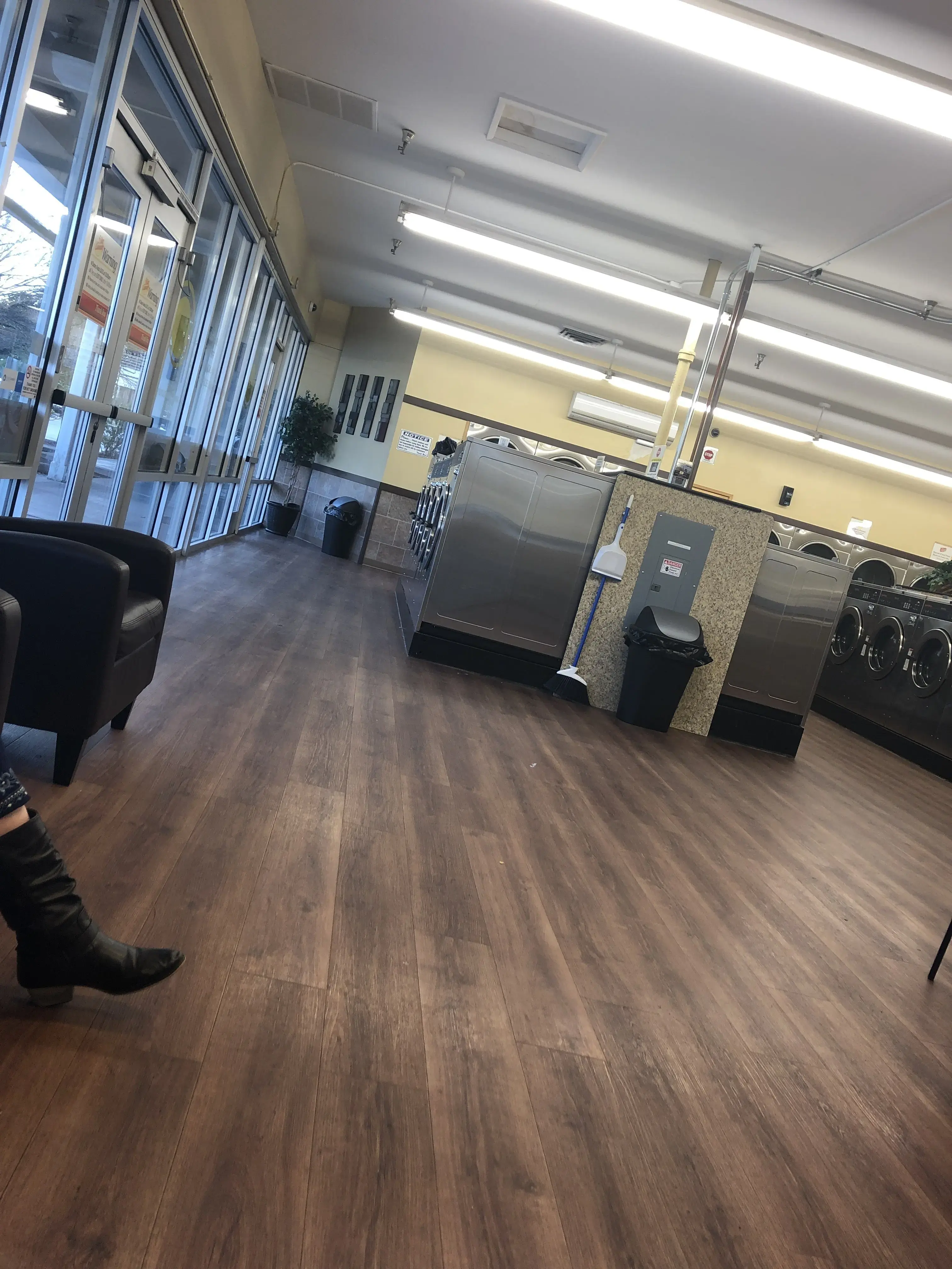 Rain City Laundry - Image 18