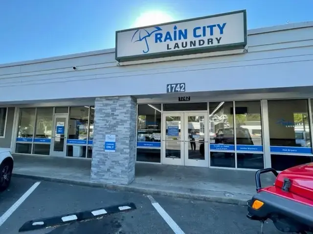 Rain City Laundry - Image 3