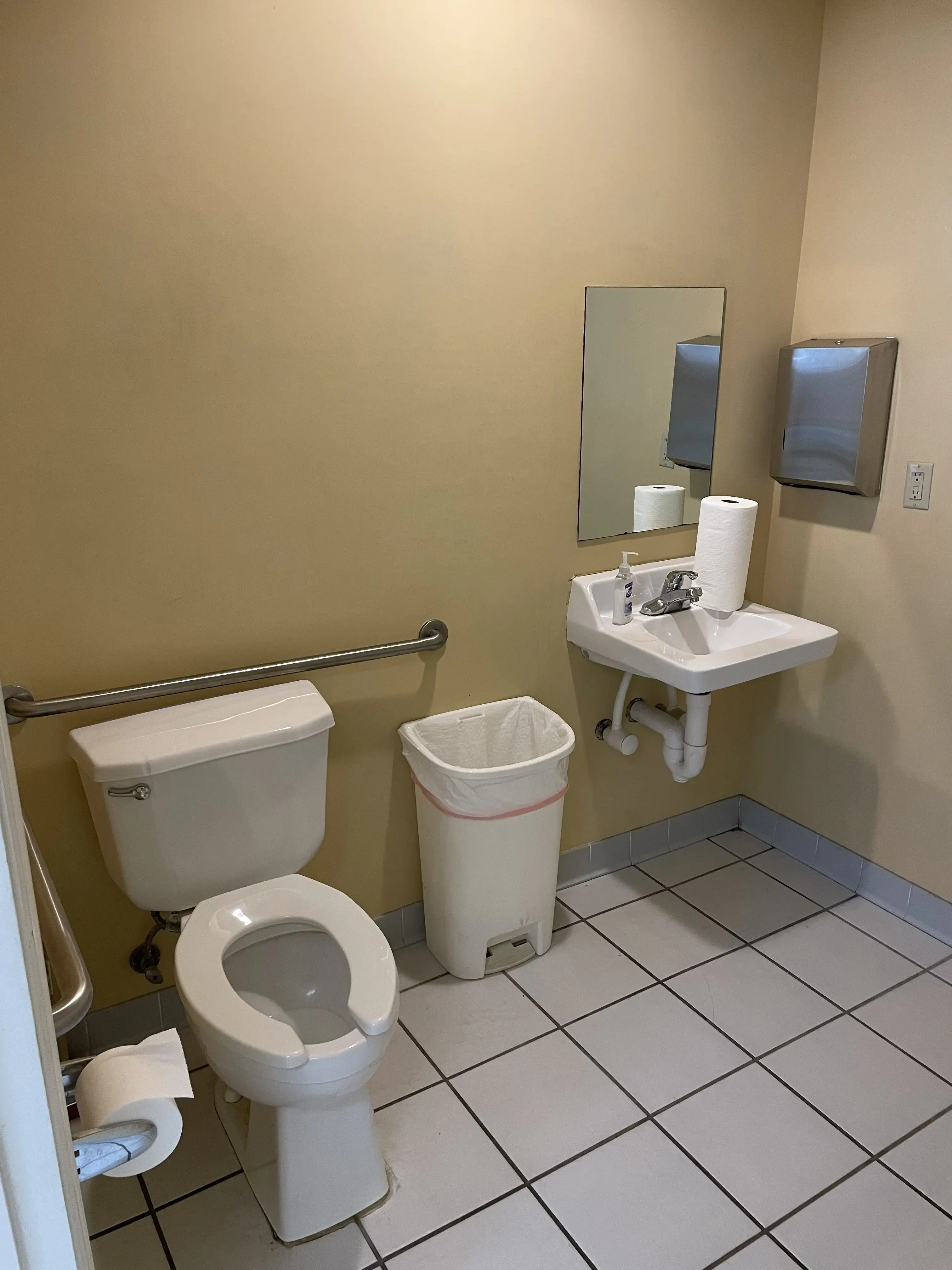 Rain Or Shine Laundromat thumbnail 14