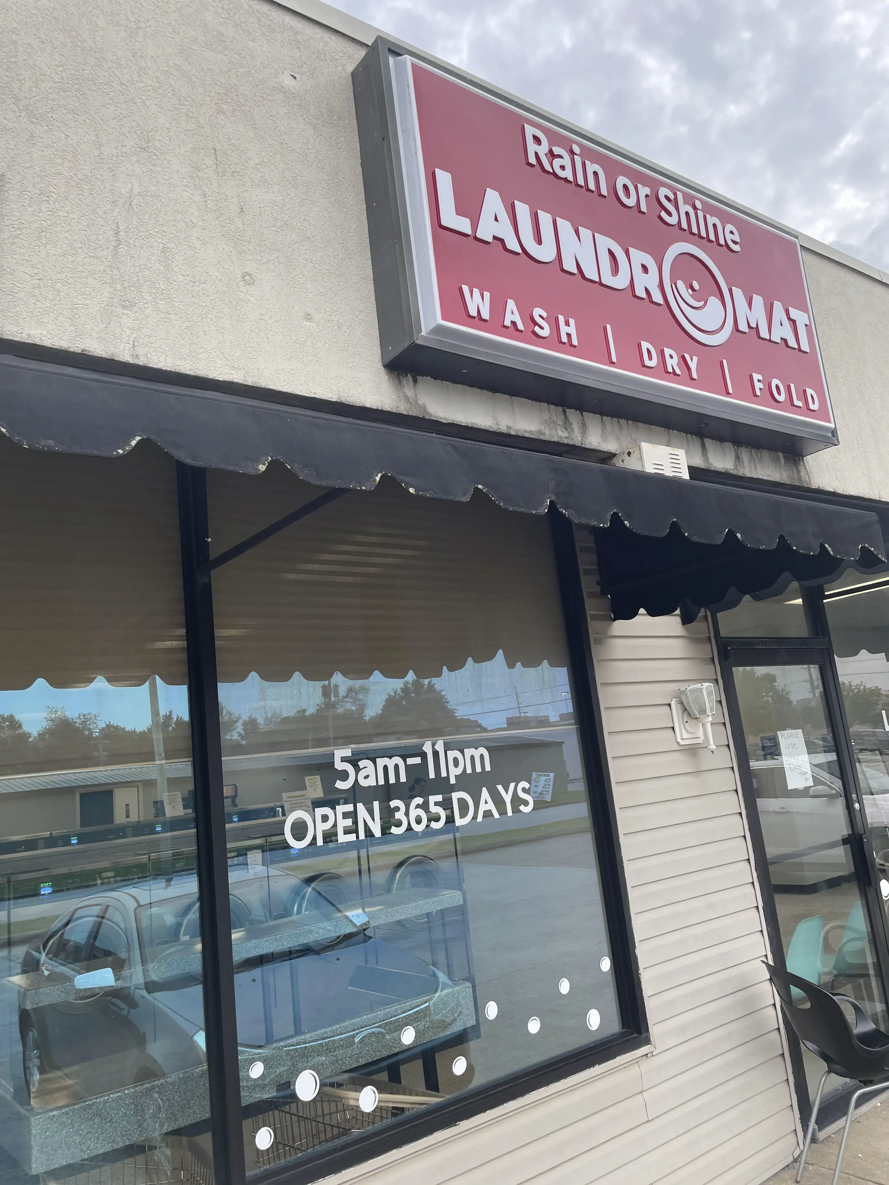 Rain Or Shine Laundromat thumbnail 8