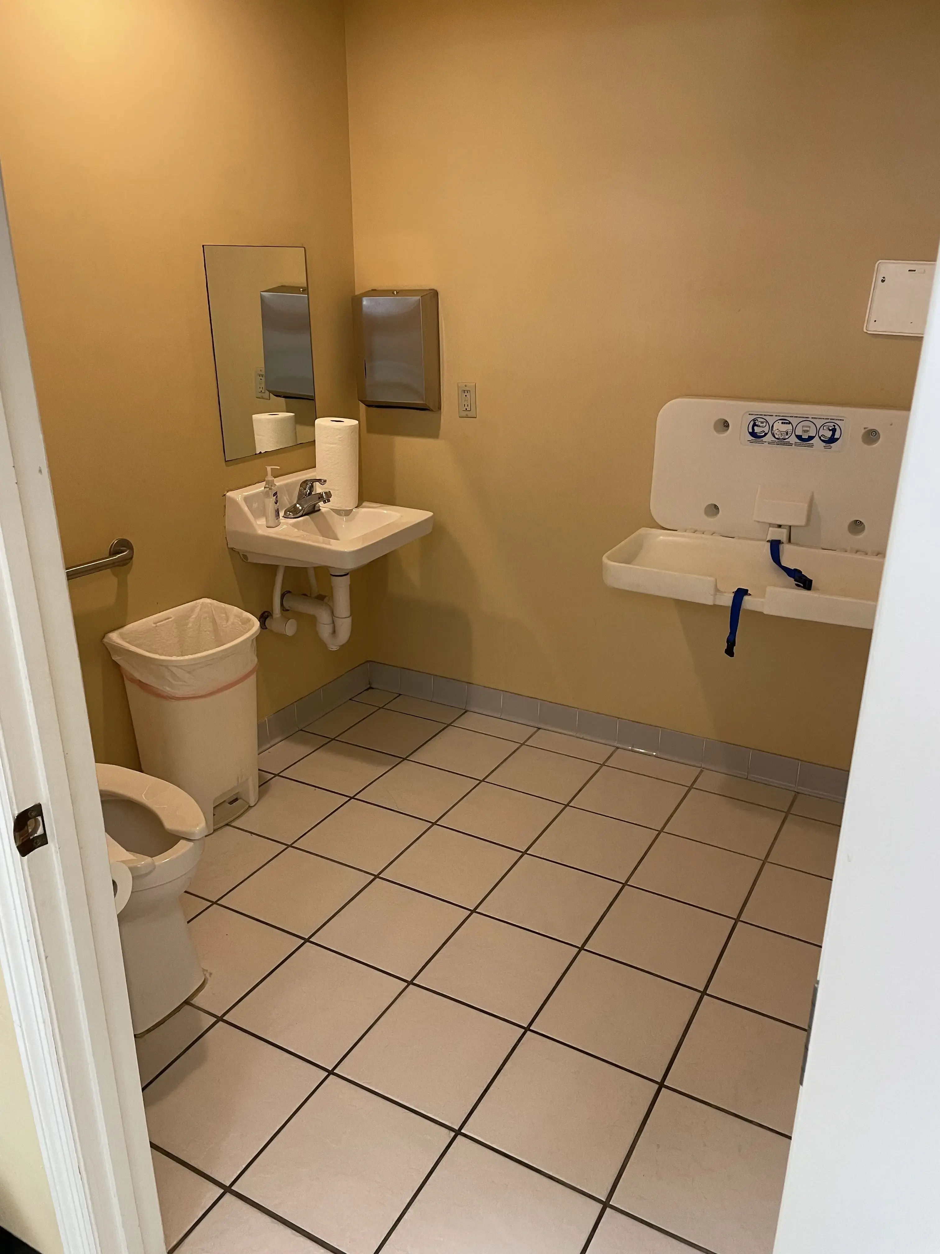 Rain Or Shine Laundromat - Image 15