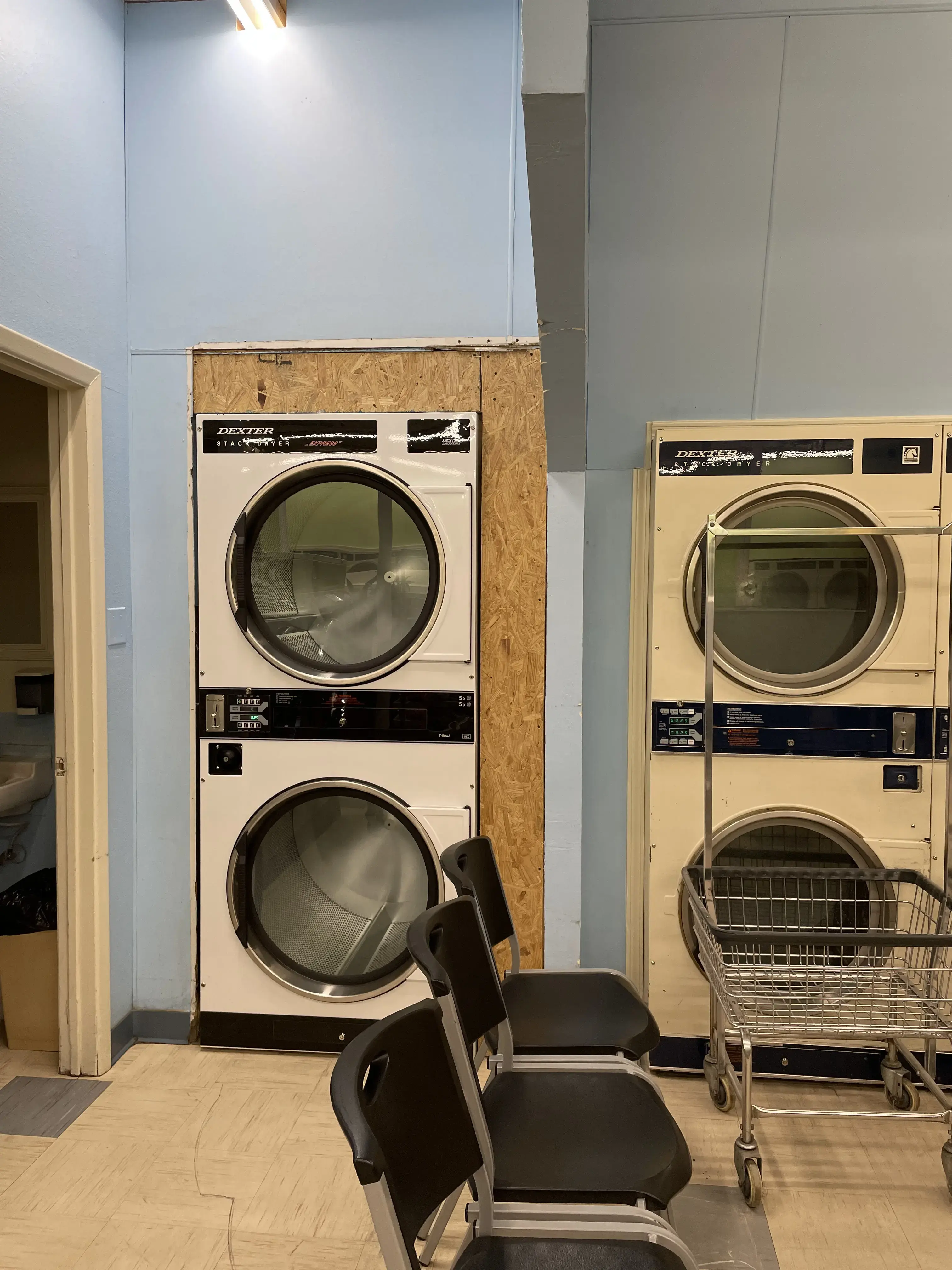 Rainbow Laundromat - Image 17