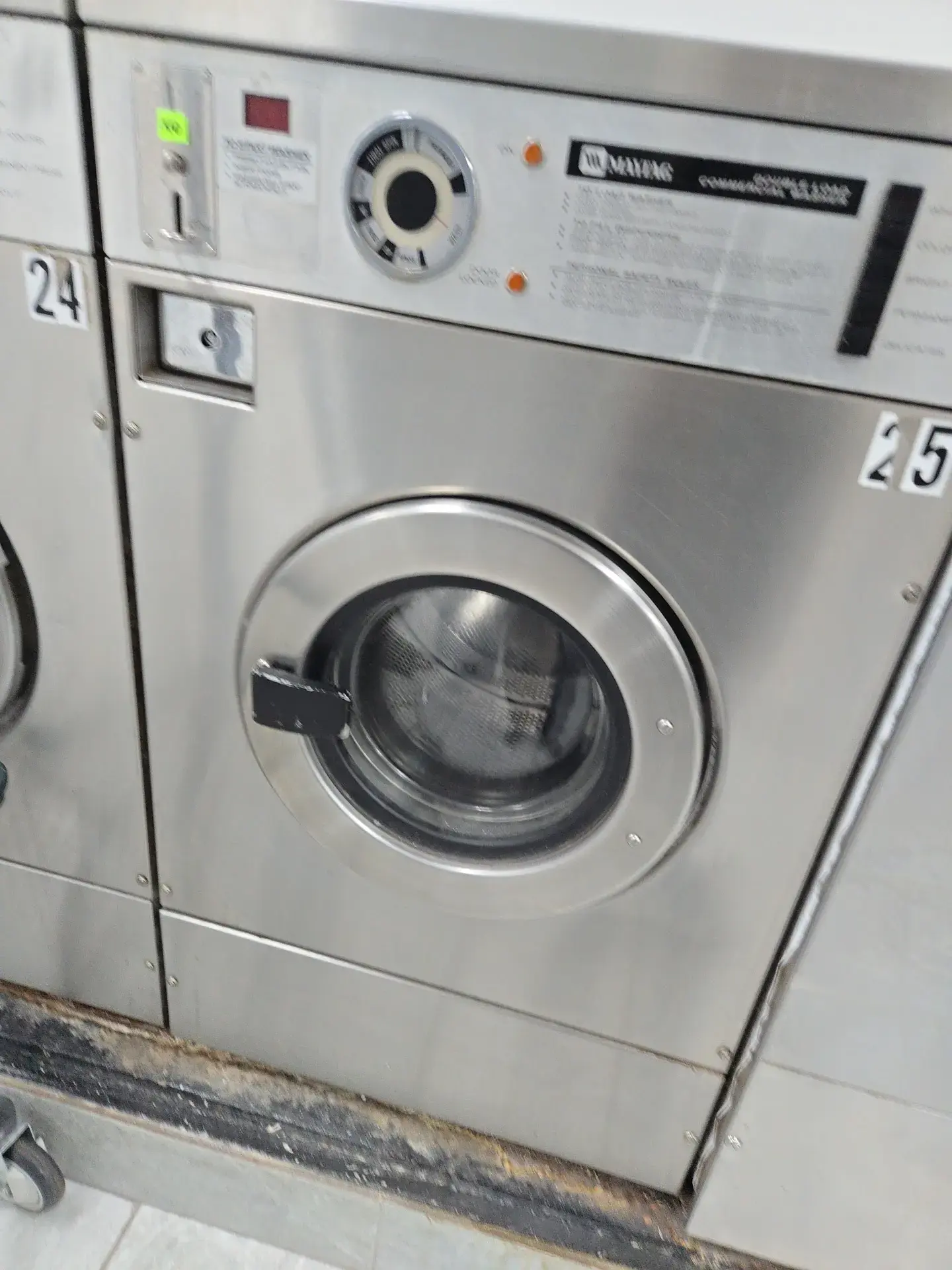 Rainbow Laundromat thumbnail 6