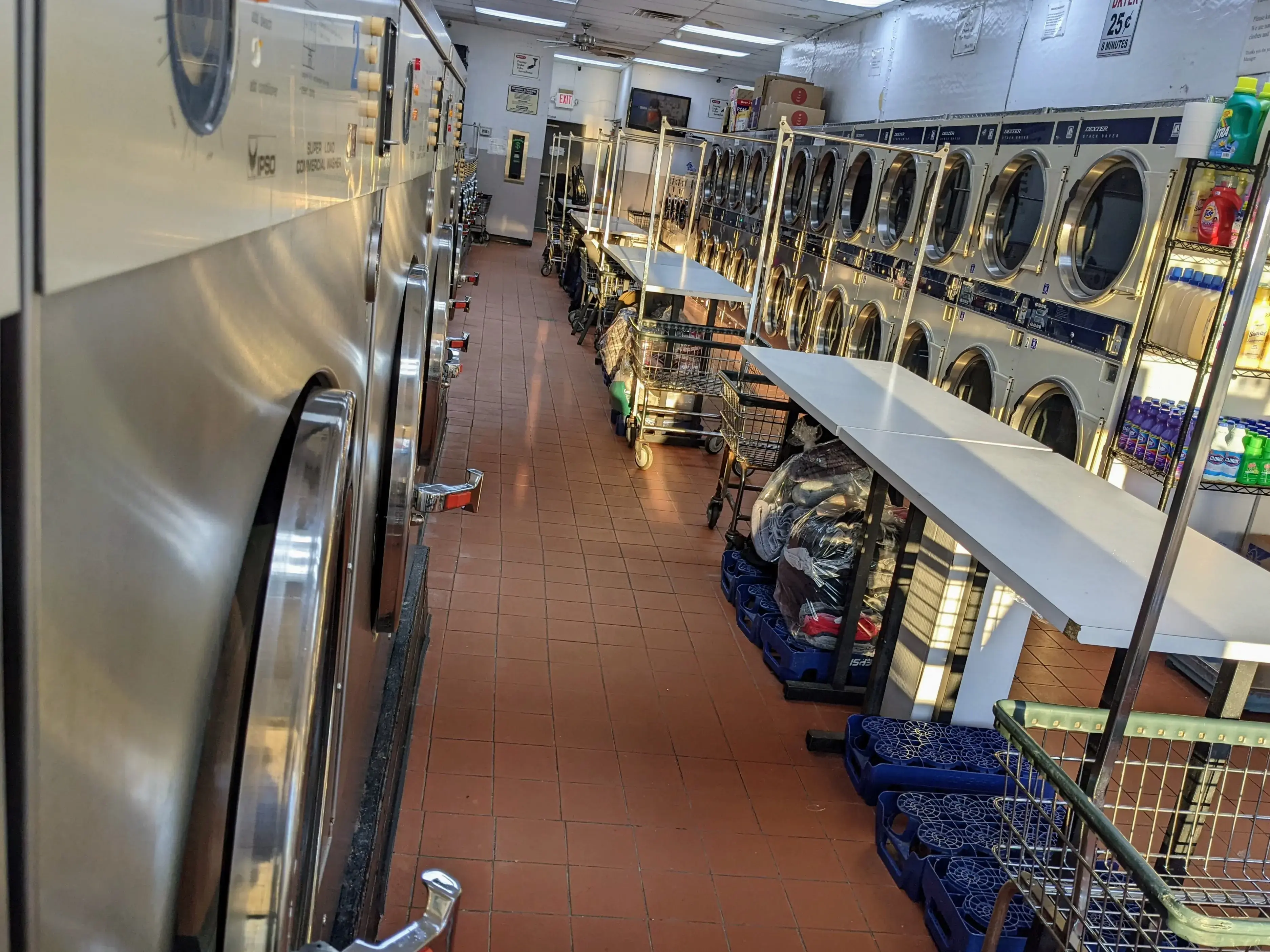 Rainbow Laundromat thumbnail 17