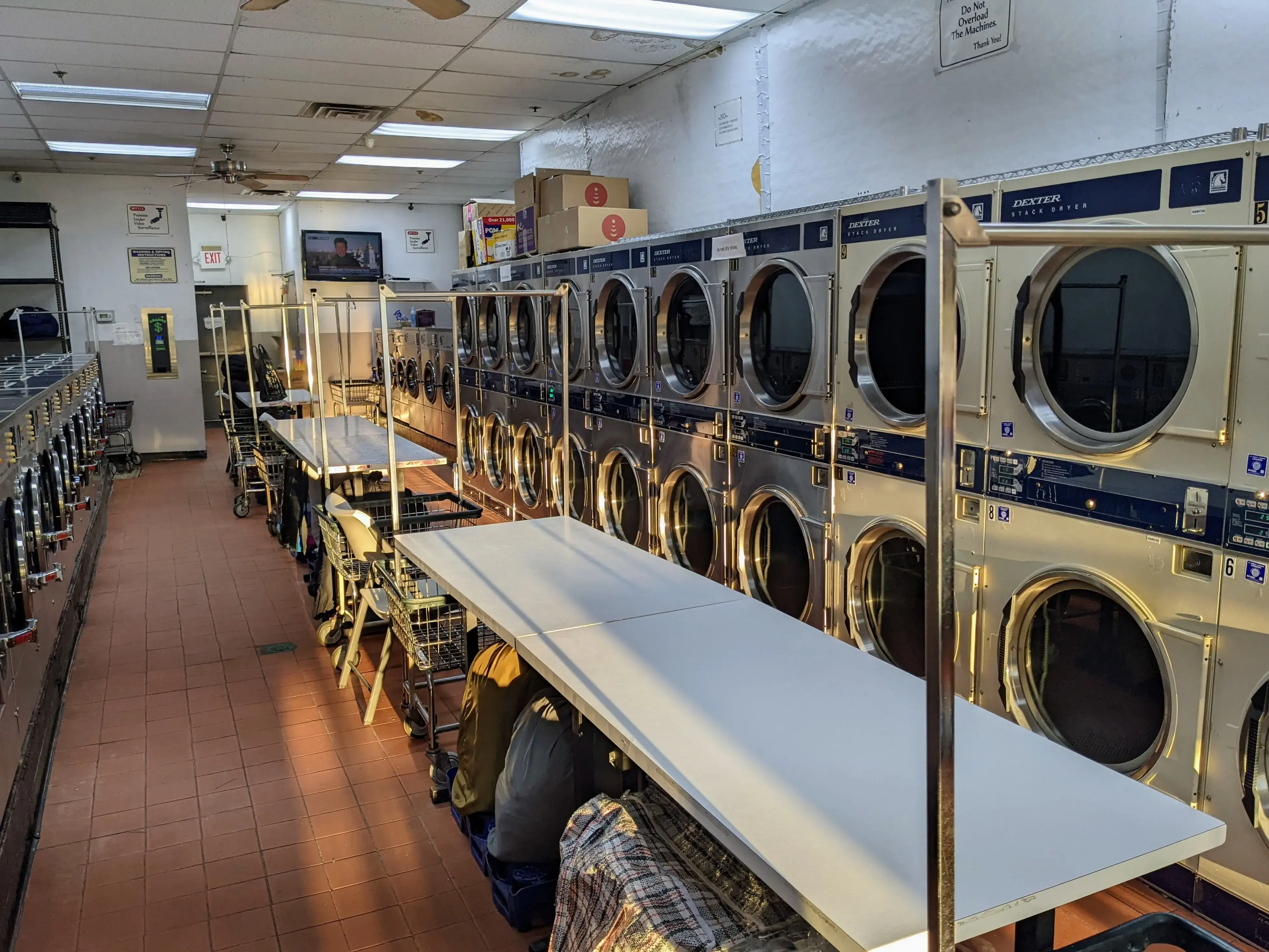 Rainbow Laundromat thumbnail 20