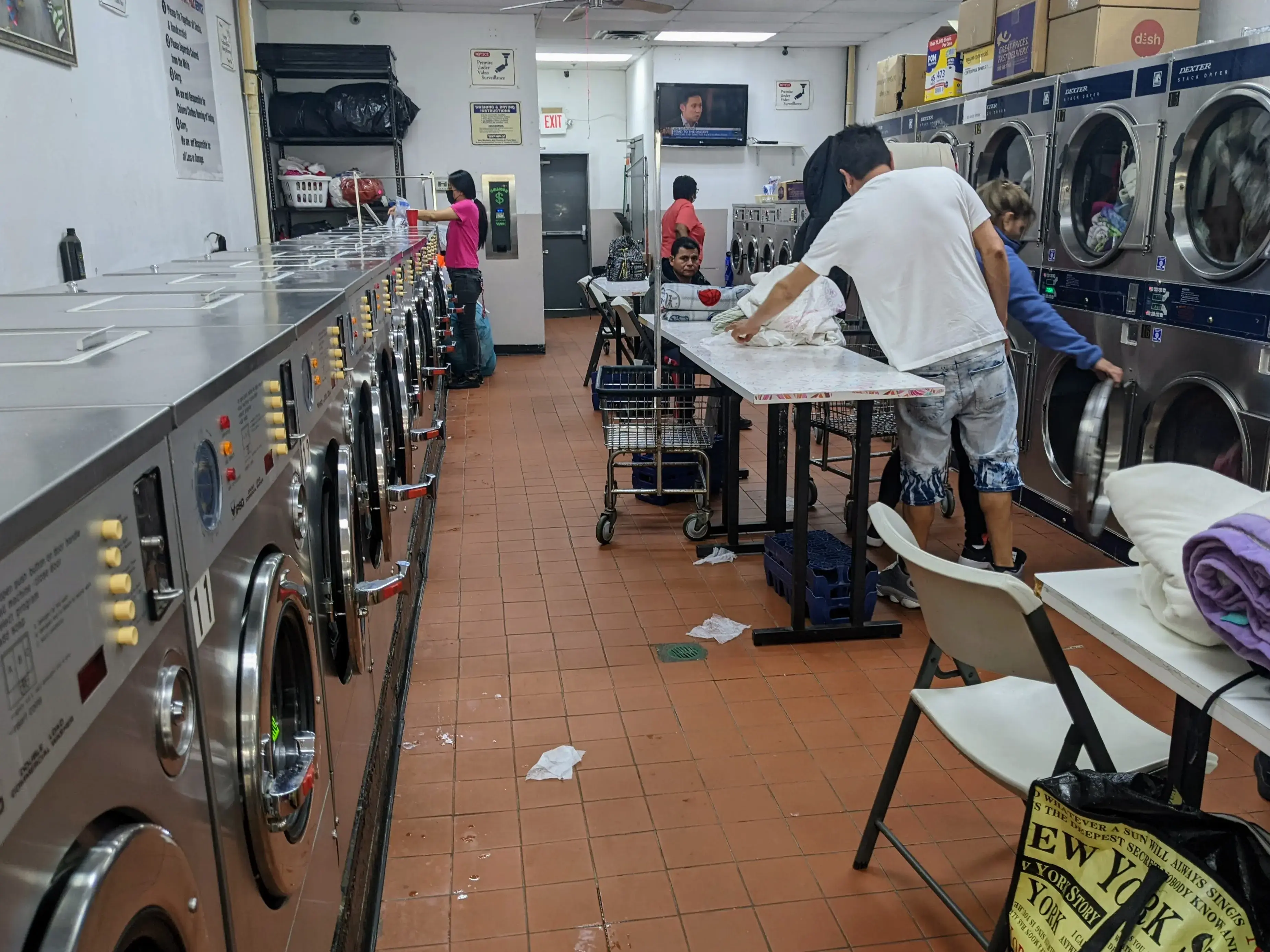 Rainbow Laundromat - Image 16