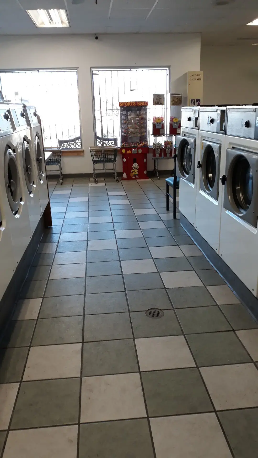 Rainwater Laundromat thumbnail 16