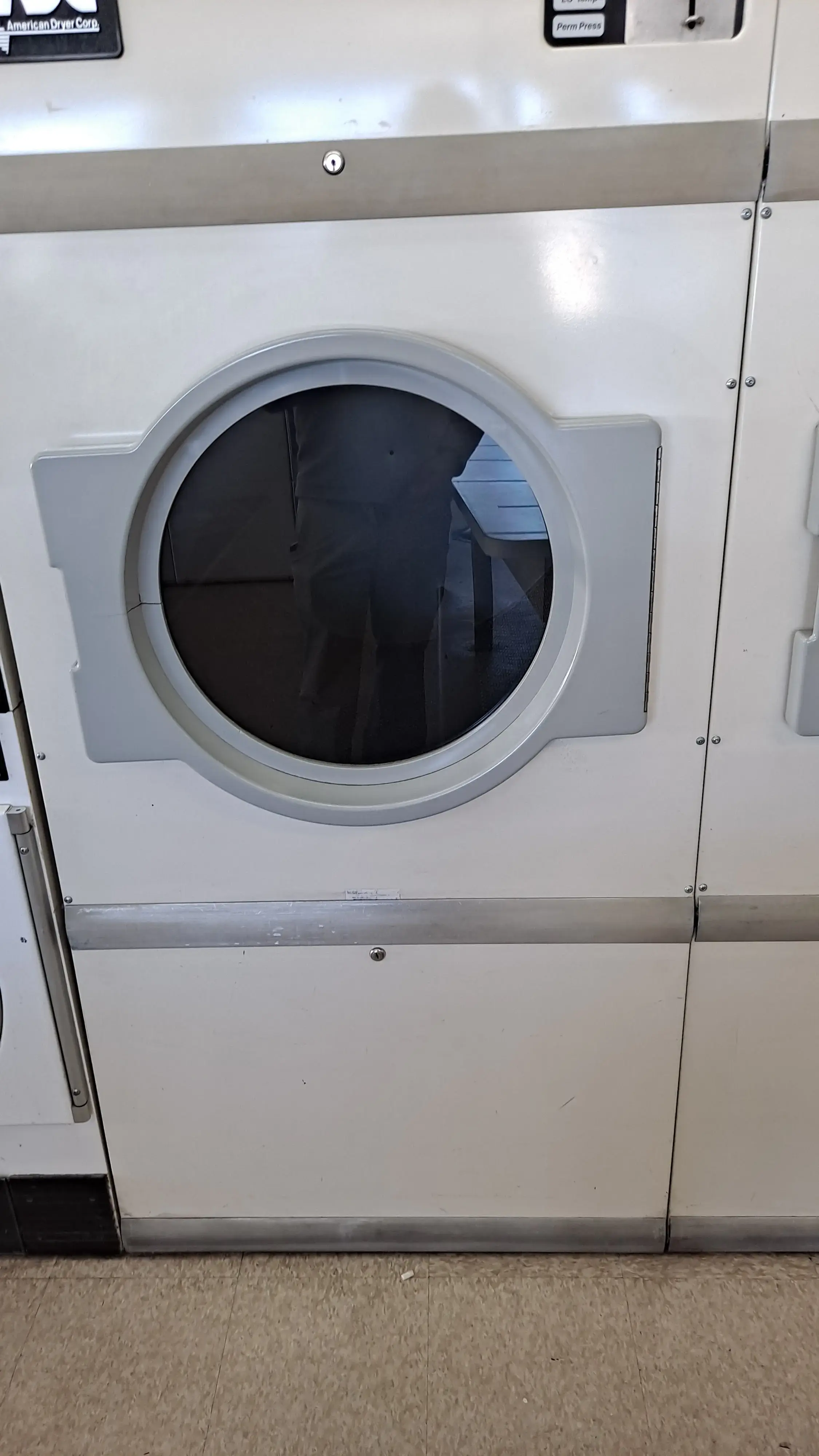 Randazzo's Wash & Dry - Image 12