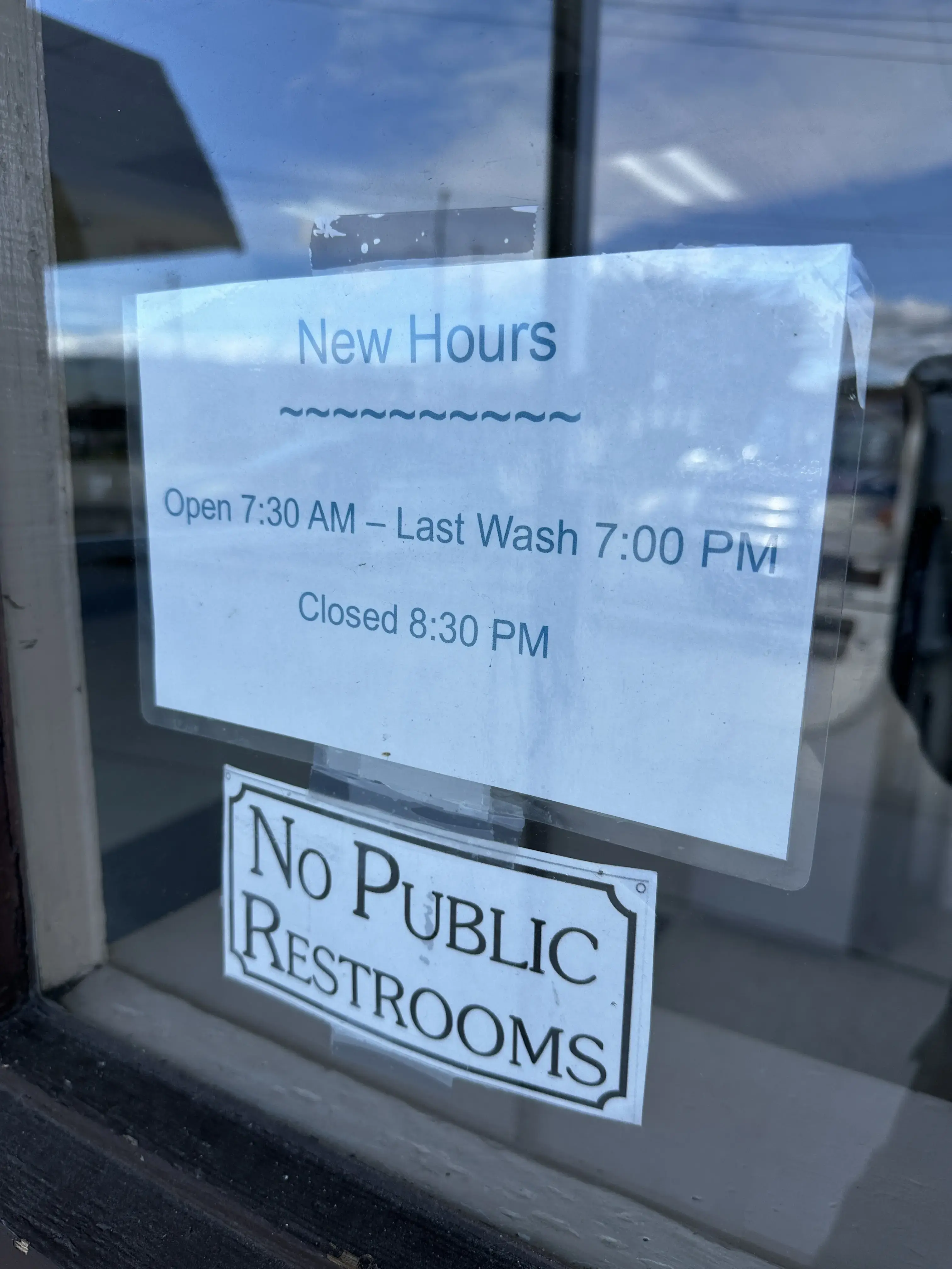 Randazzo's Wash & Dry - Image 13