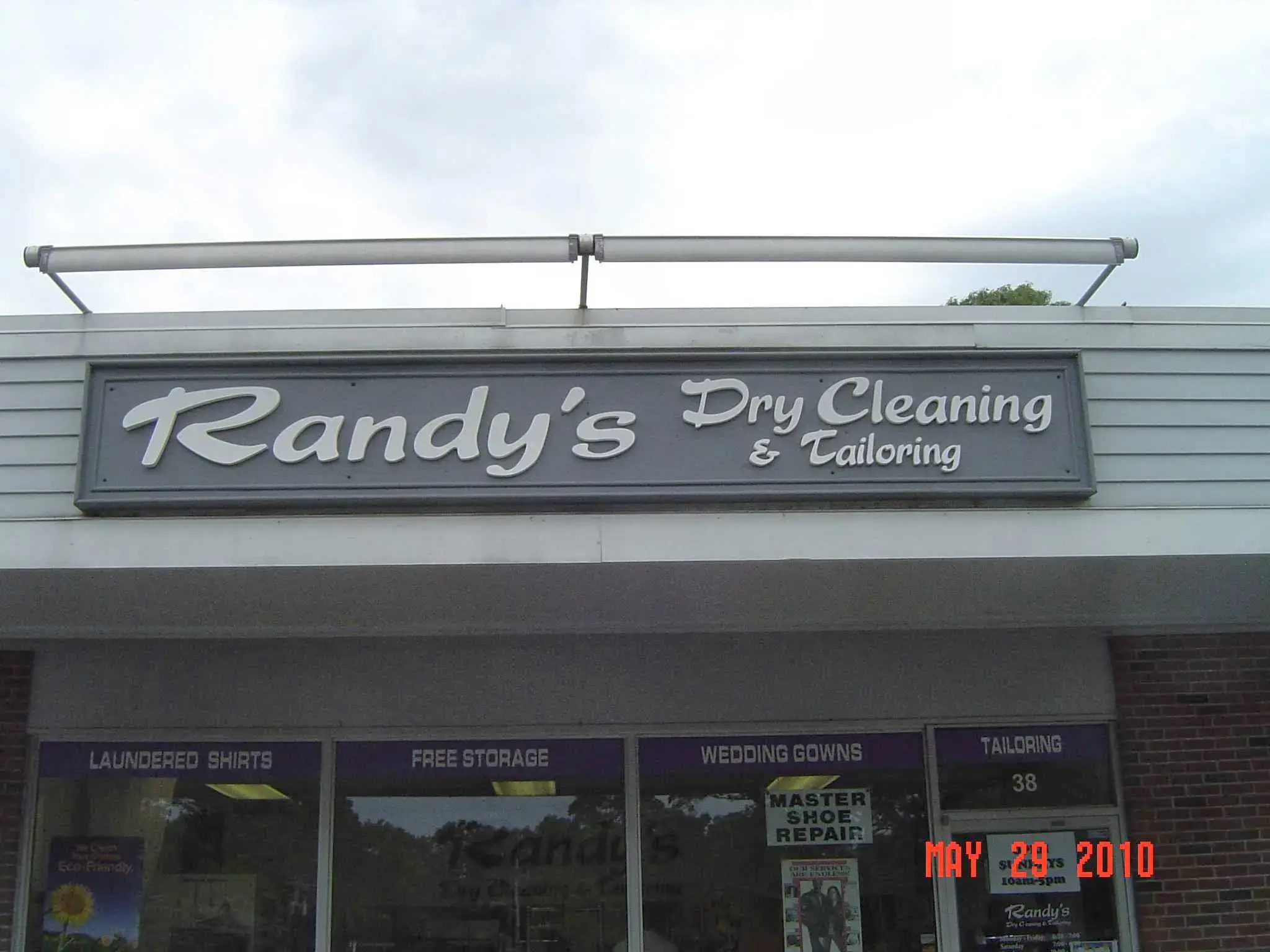 Randy's Dry Cleaning & Tailoring thumbnail 4