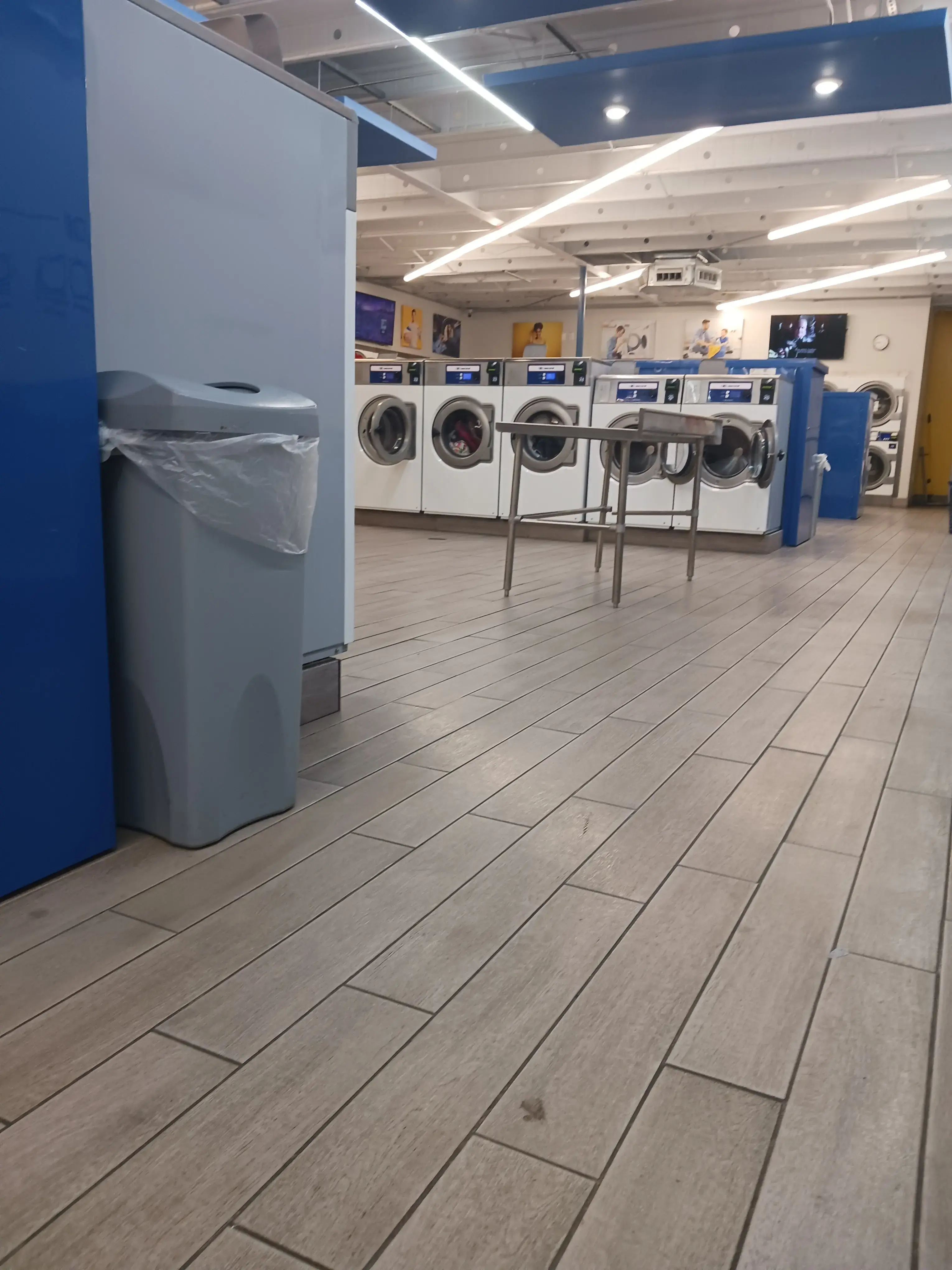 Rapido Wash Laundromat - Wash N Fold - Image 6