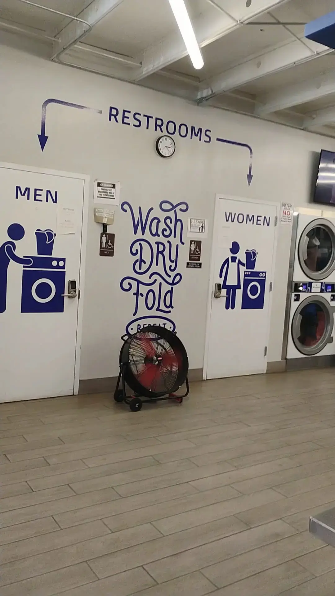 Rapido Wash Laundromat - Wash N Fold thumbnail 12