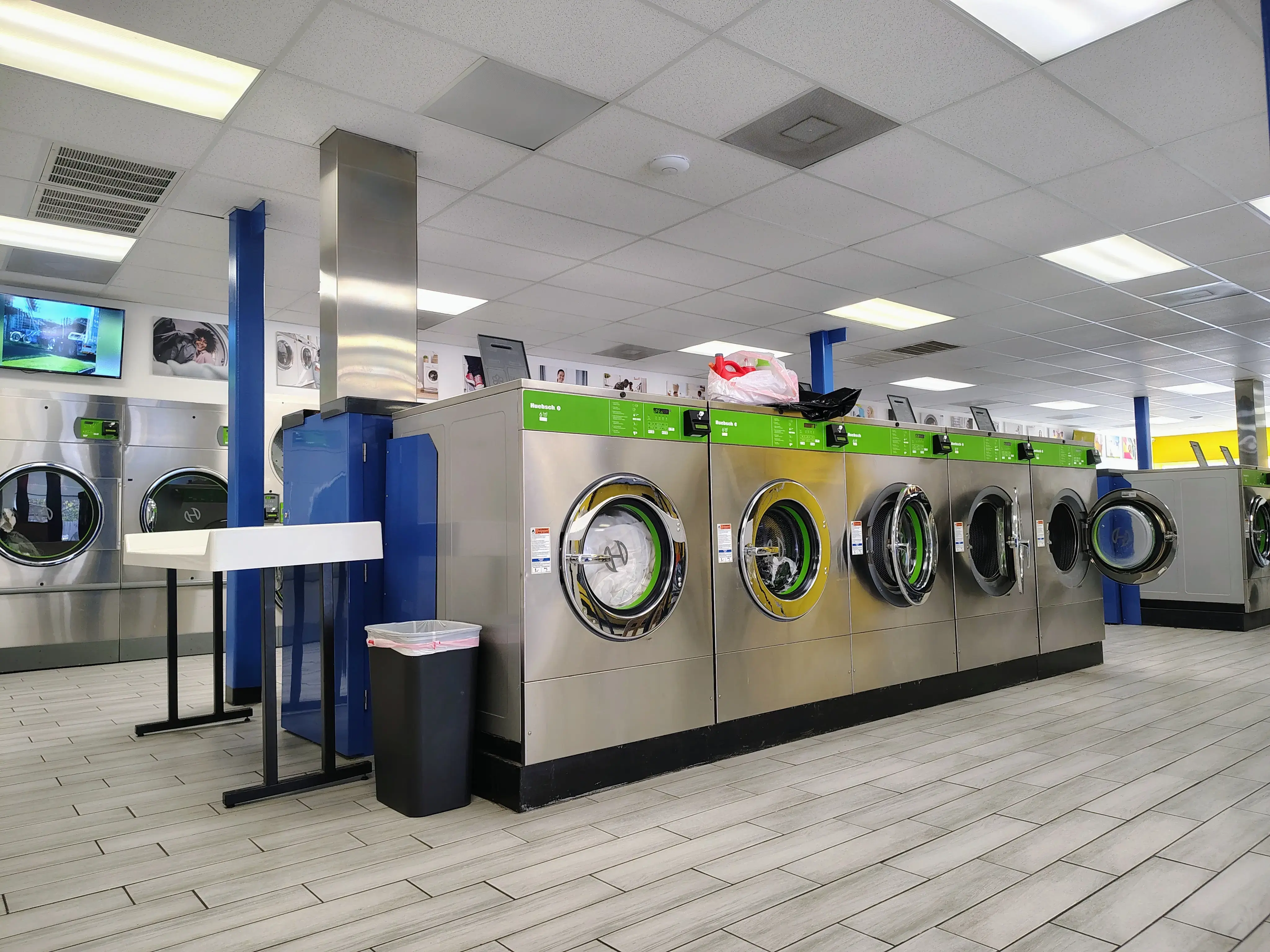 Rapido Wash Laundromat- Wash n Fold #2 - Image 1