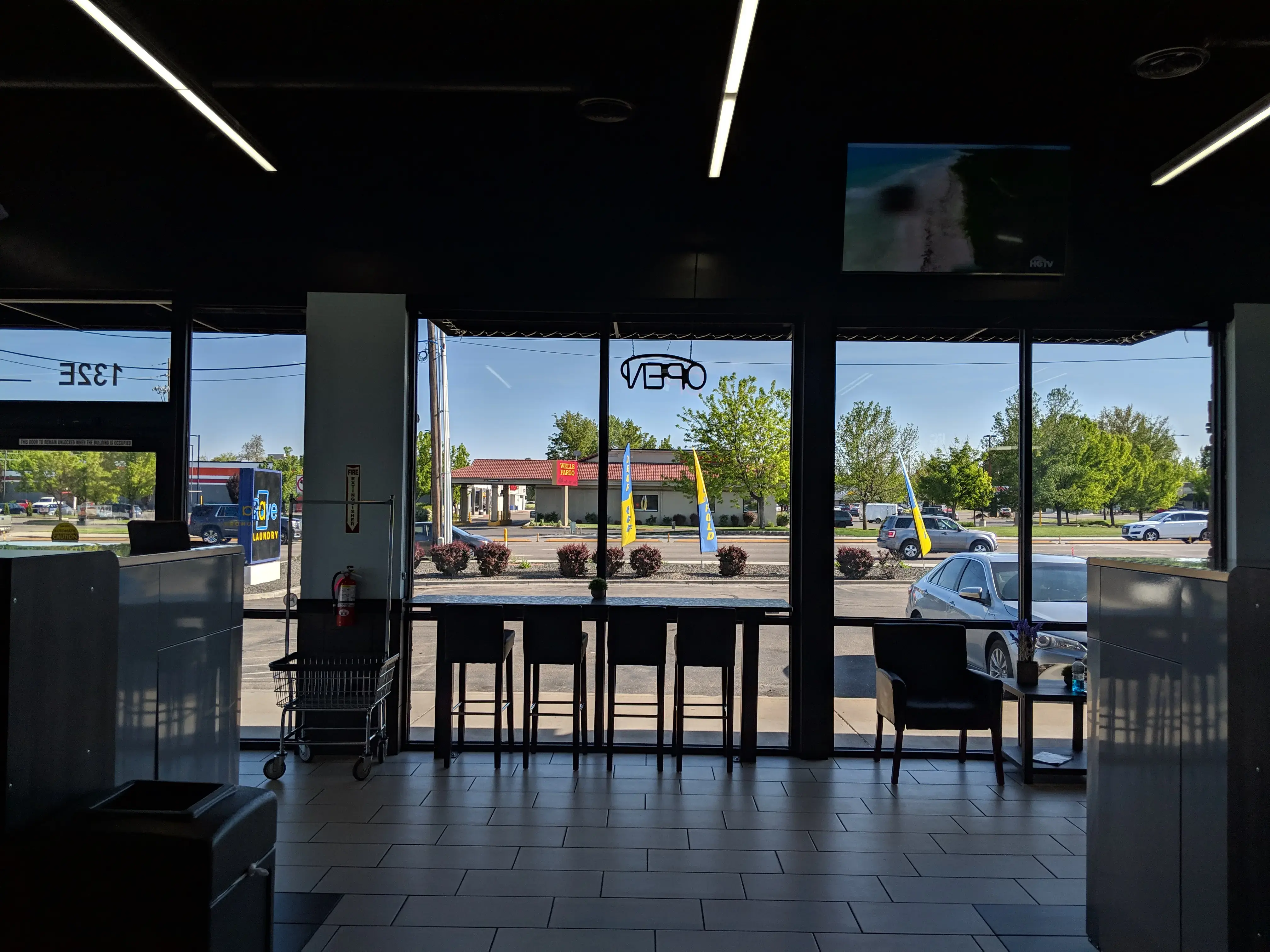 Rave Laundry - Meridian - Image 19
