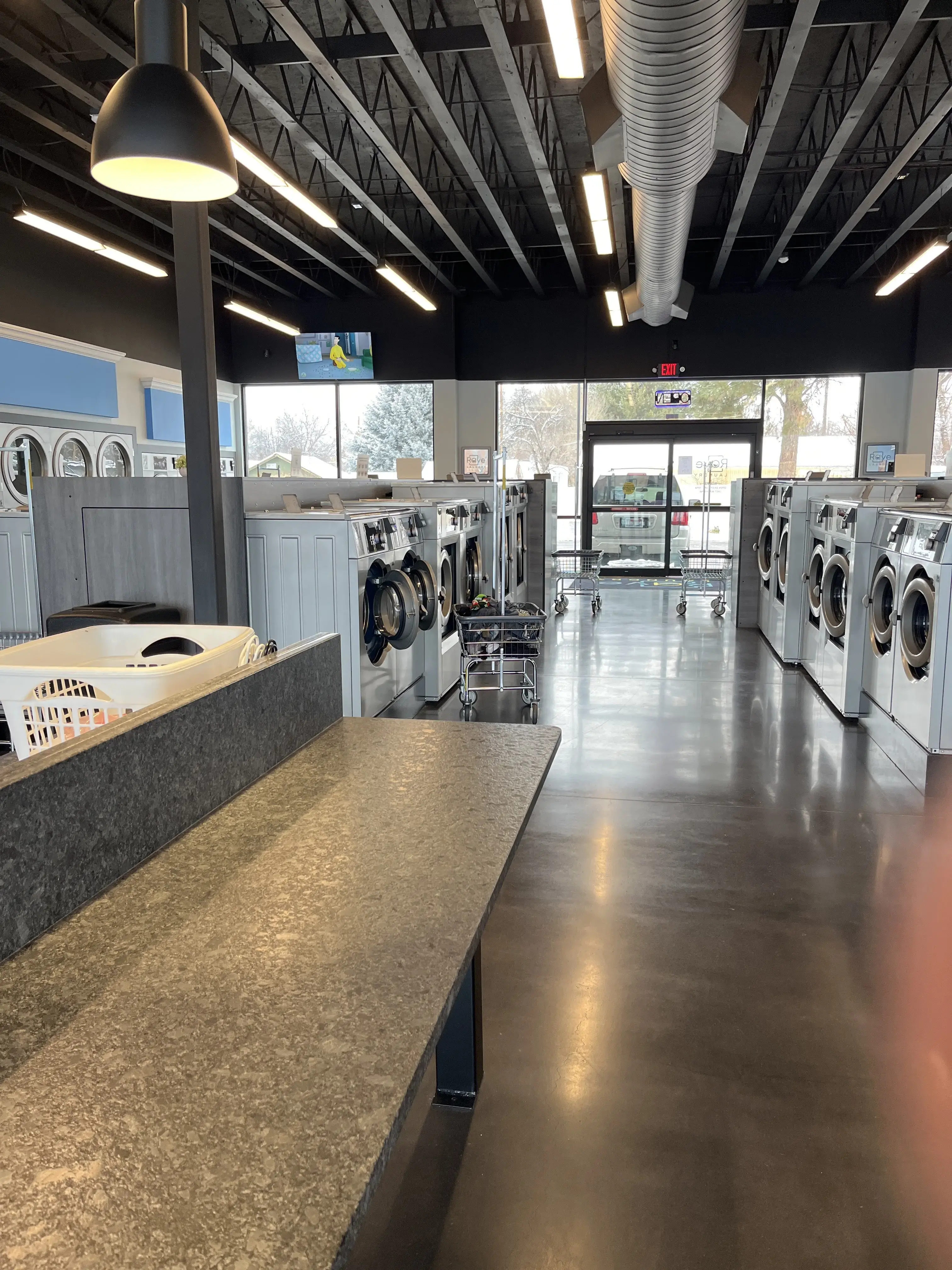 Rave Laundry - Northwest Boise (State Street) thumbnail 14