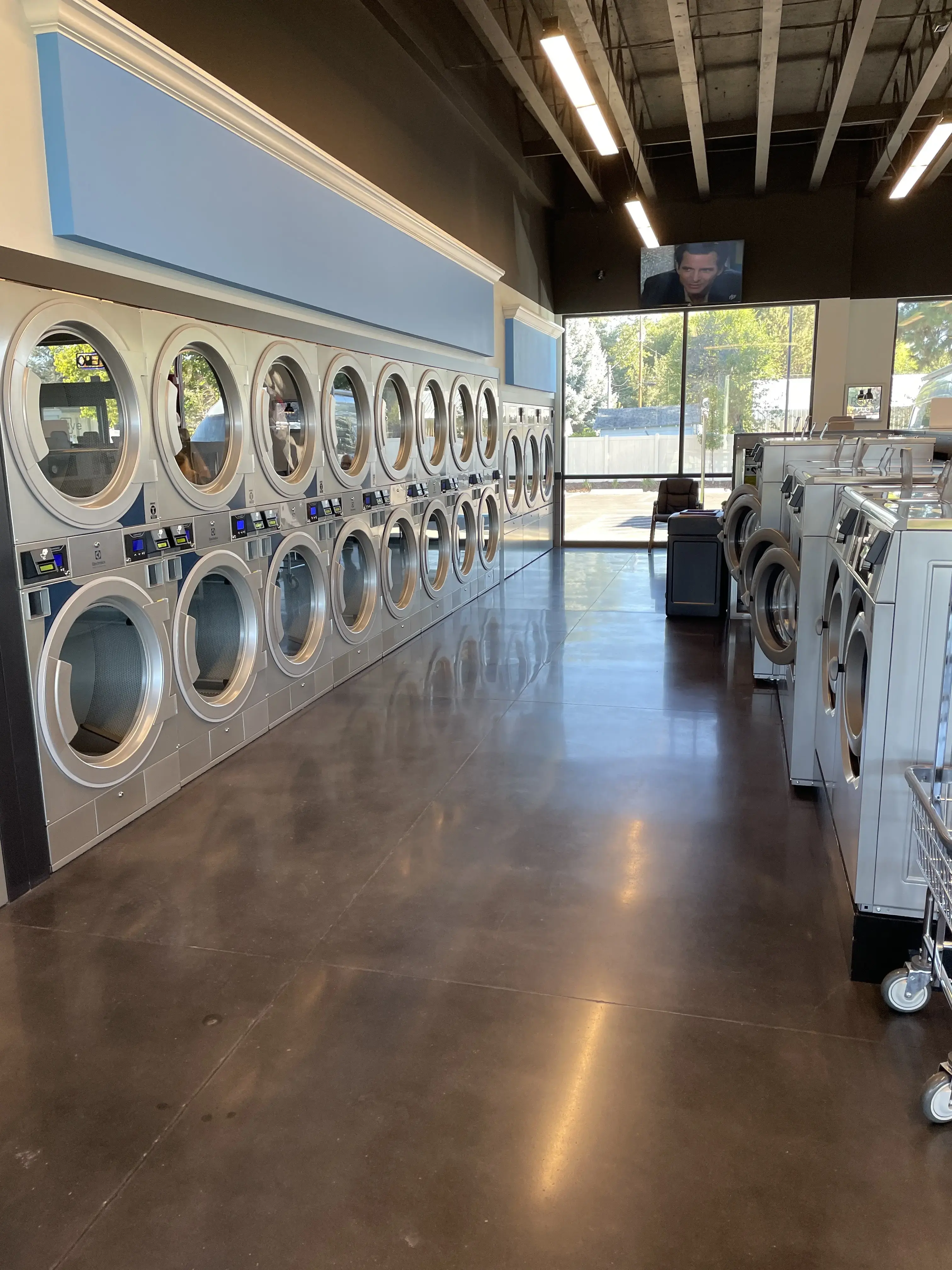 Rave Laundry - Northwest Boise (State Street) thumbnail 6