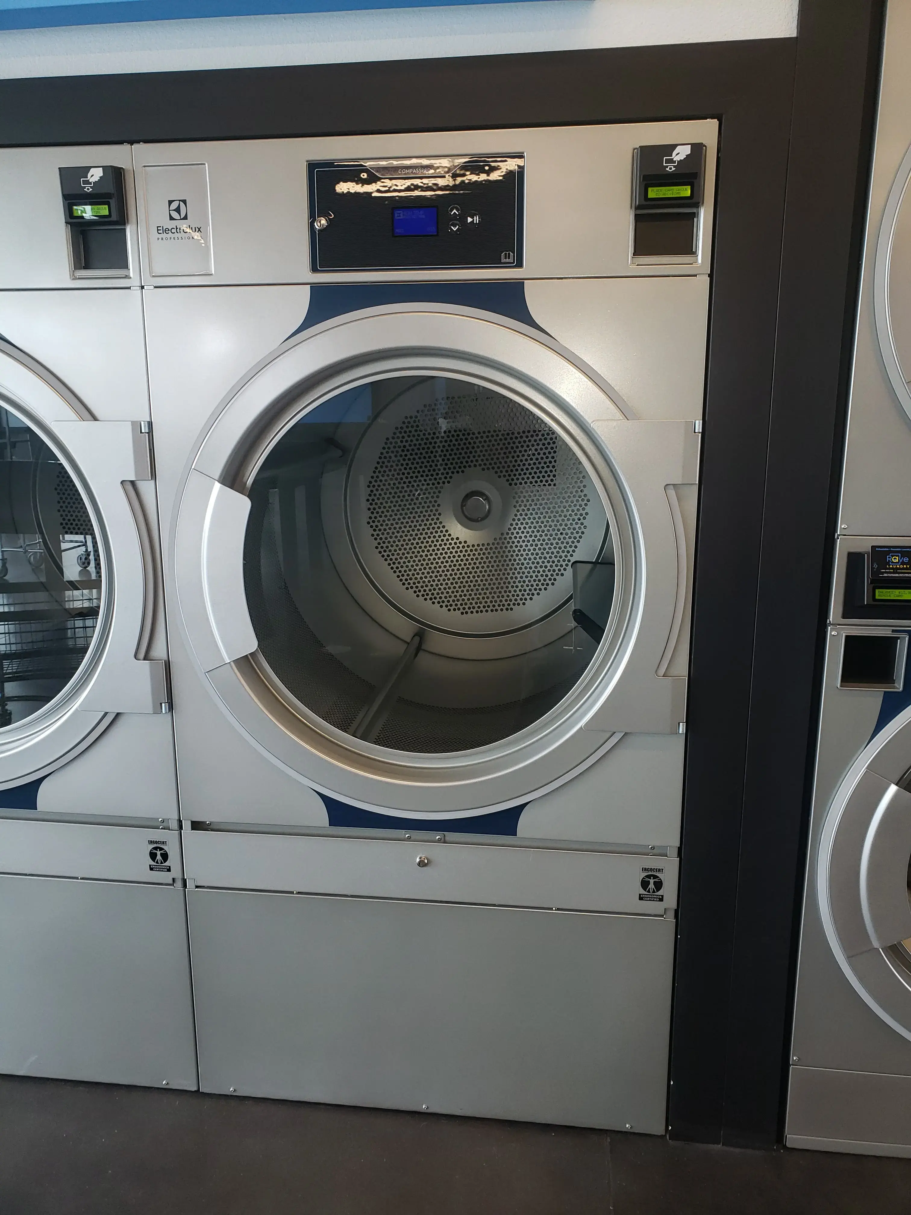 Rave Laundry - Northwest Boise (State Street) - Image 20