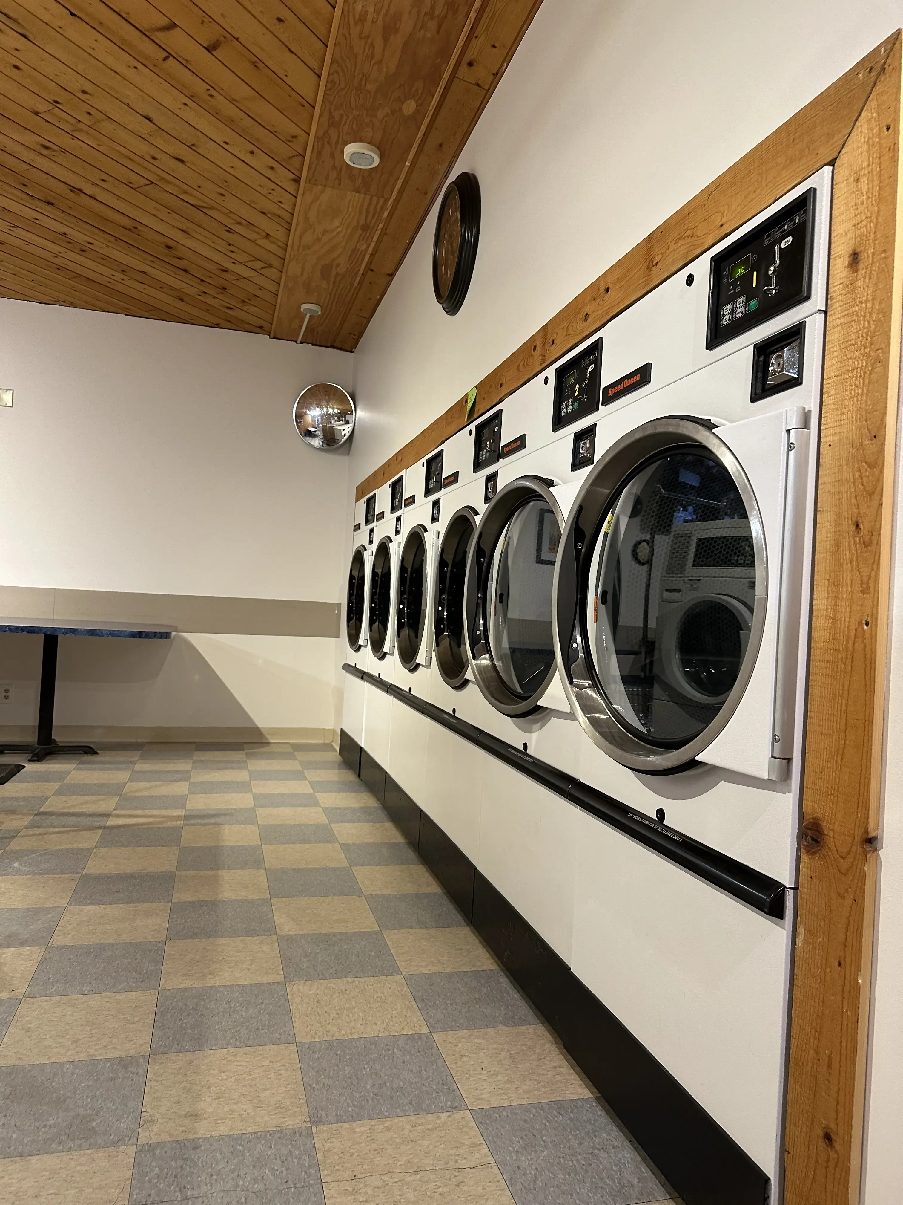Raven's Ridge Laundromat - Image 4